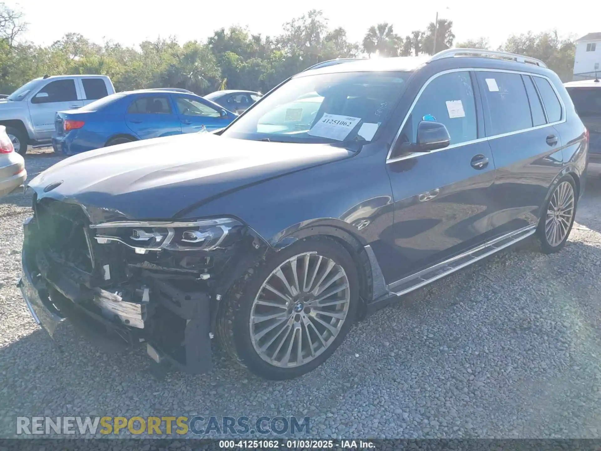 2 Photograph of a damaged car 5UXCW2C07L9C10325 BMW X7 2020
