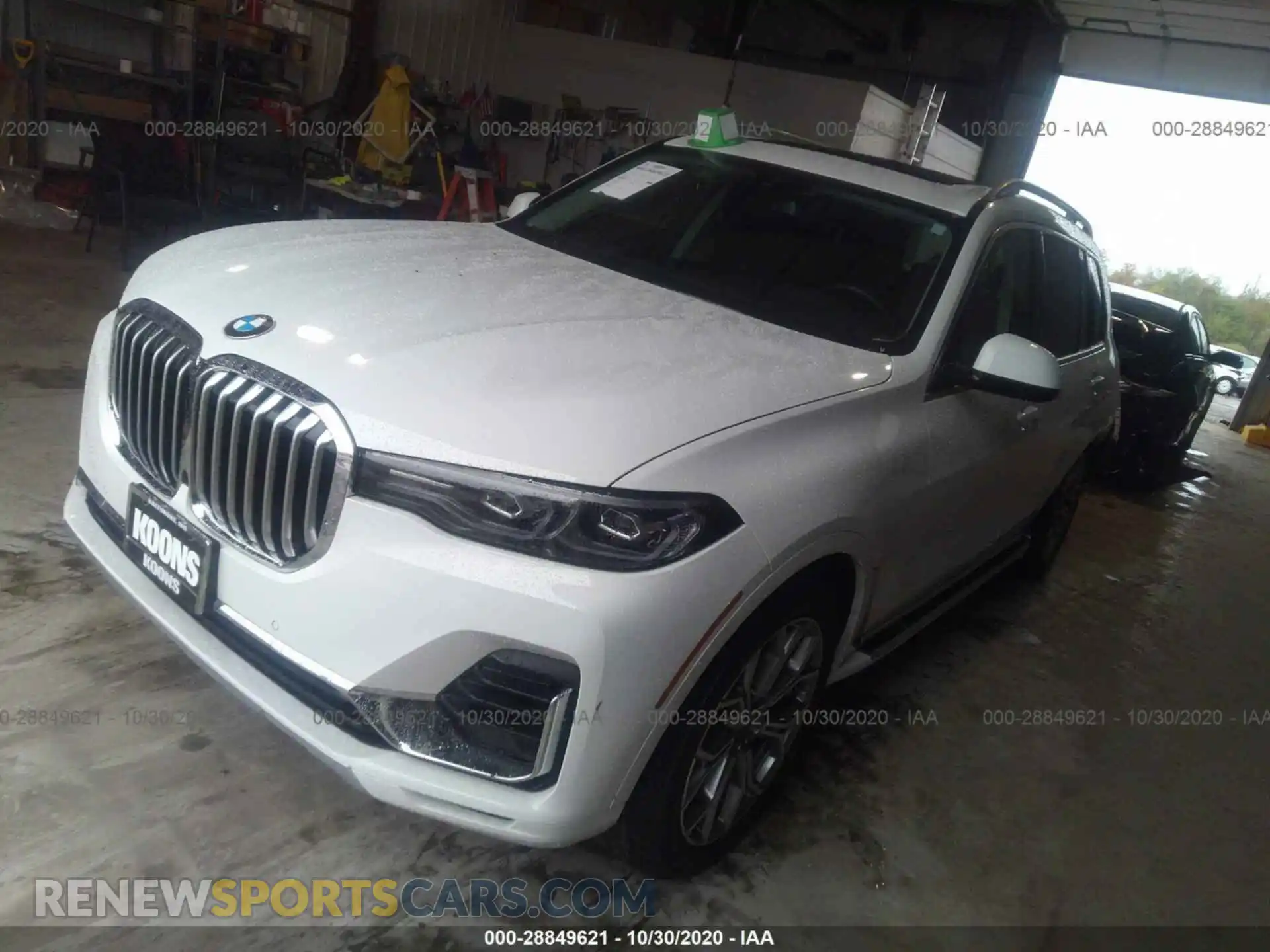 2 Photograph of a damaged car 5UXCW2C08L9A03734 BMW X7 2020