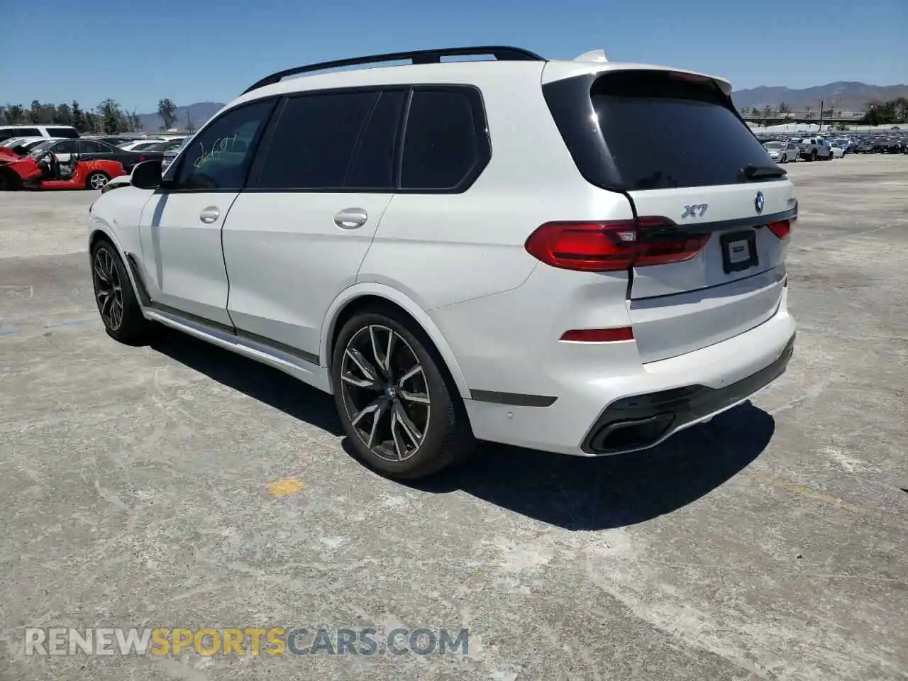 3 Photograph of a damaged car 5UXCW2C08L9C55709 BMW X7 2020