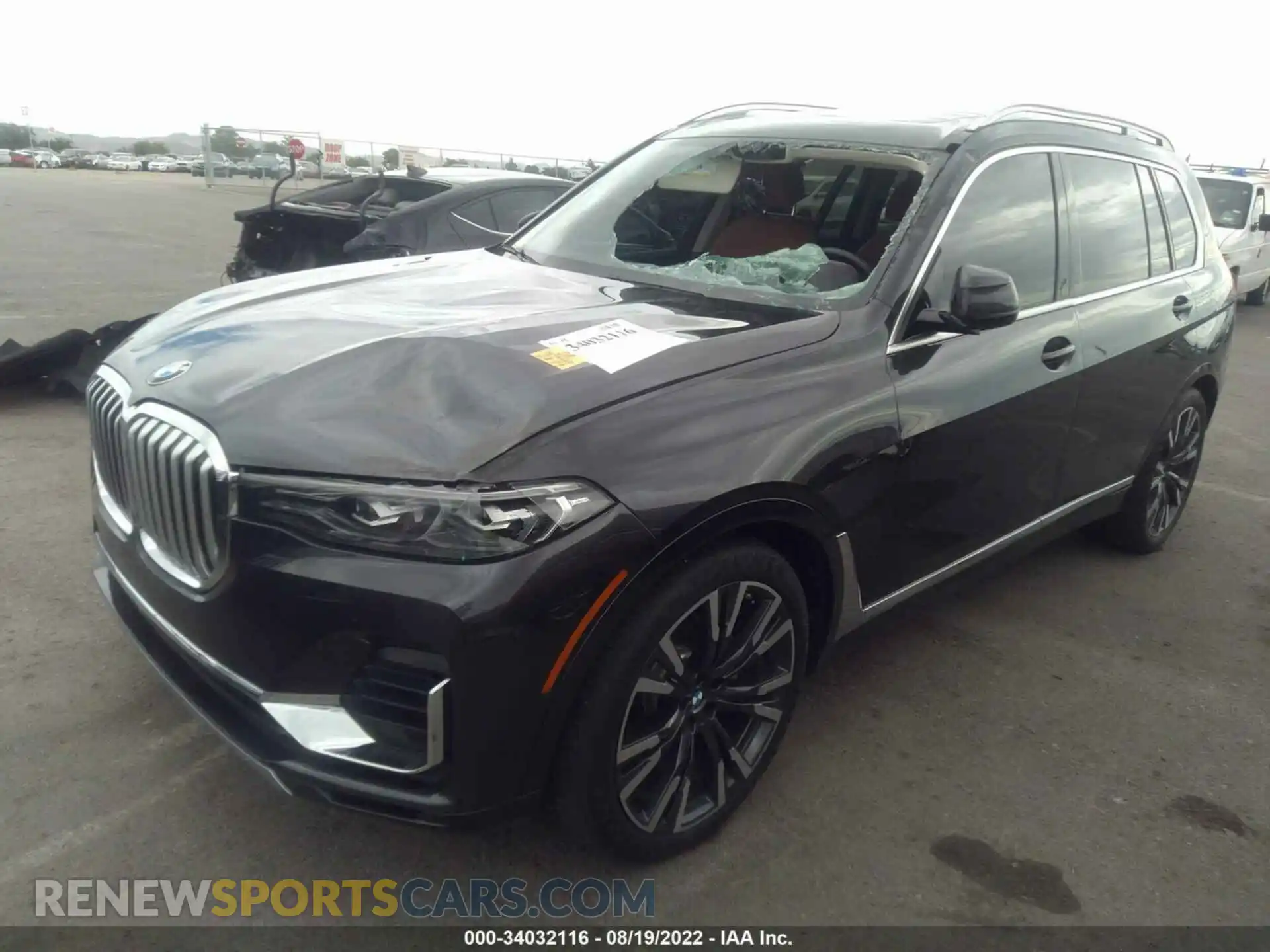 2 Photograph of a damaged car 5UXCW2C0XL9B03205 BMW X7 2020