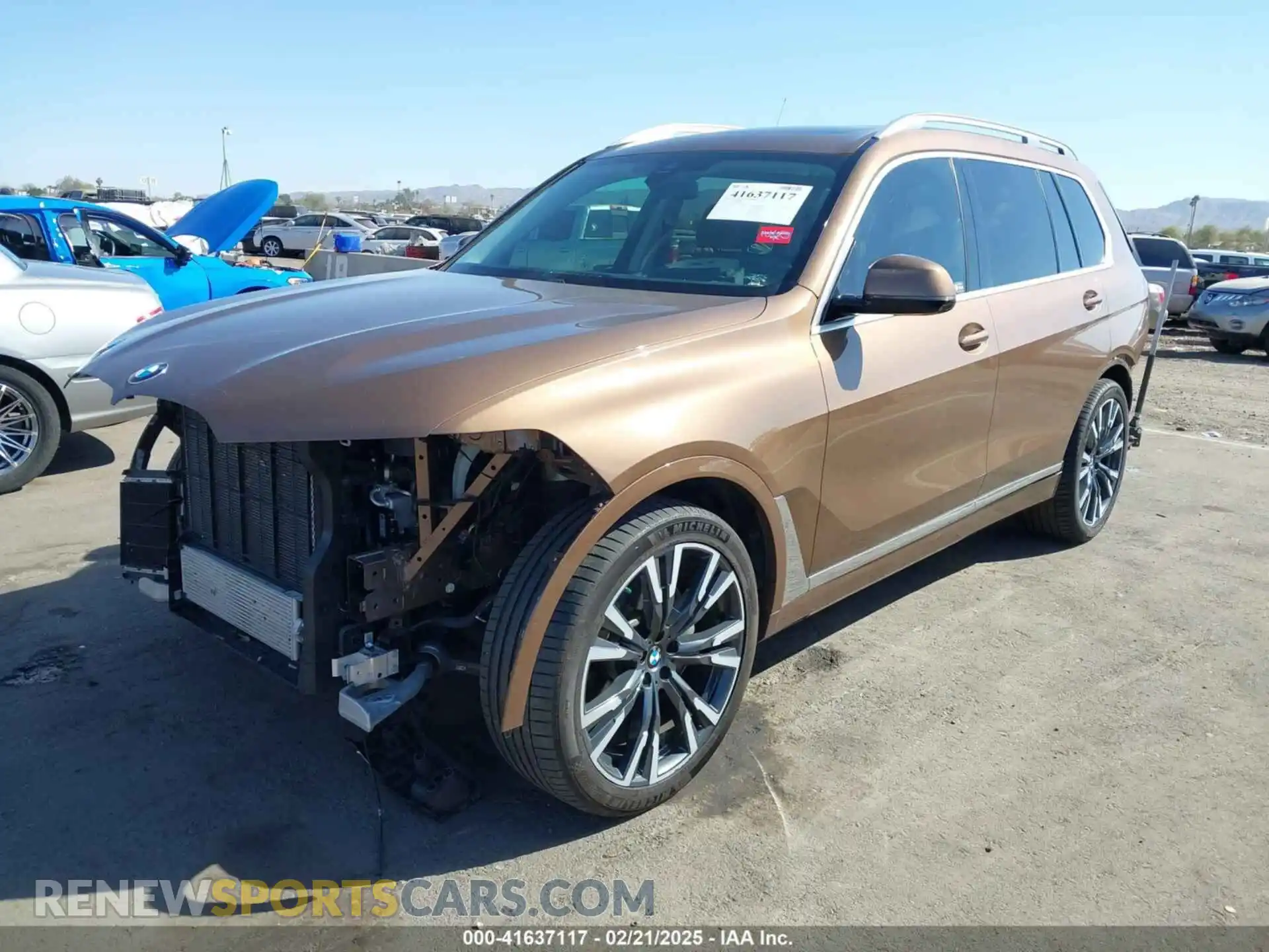 2 Photograph of a damaged car 5UXCW2C0XL9B48130 BMW X7 2020