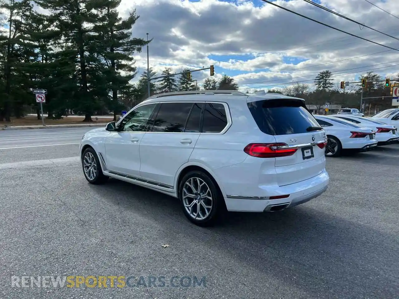3 Photograph of a damaged car 5UXCW2C0XL9B89146 BMW X7 2020