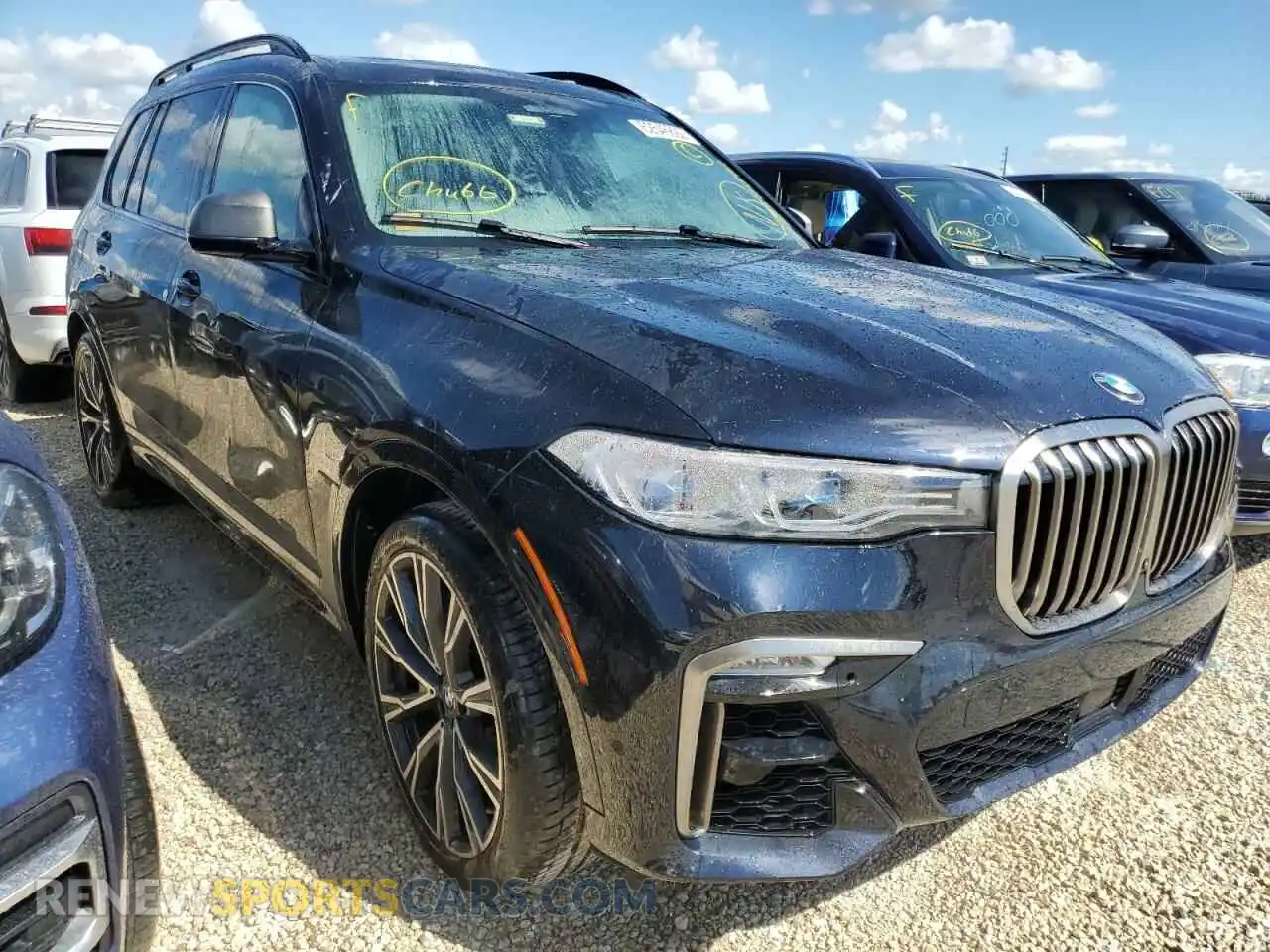 1 Photograph of a damaged car 5UXCX6C00L9B79536 BMW X7 2020