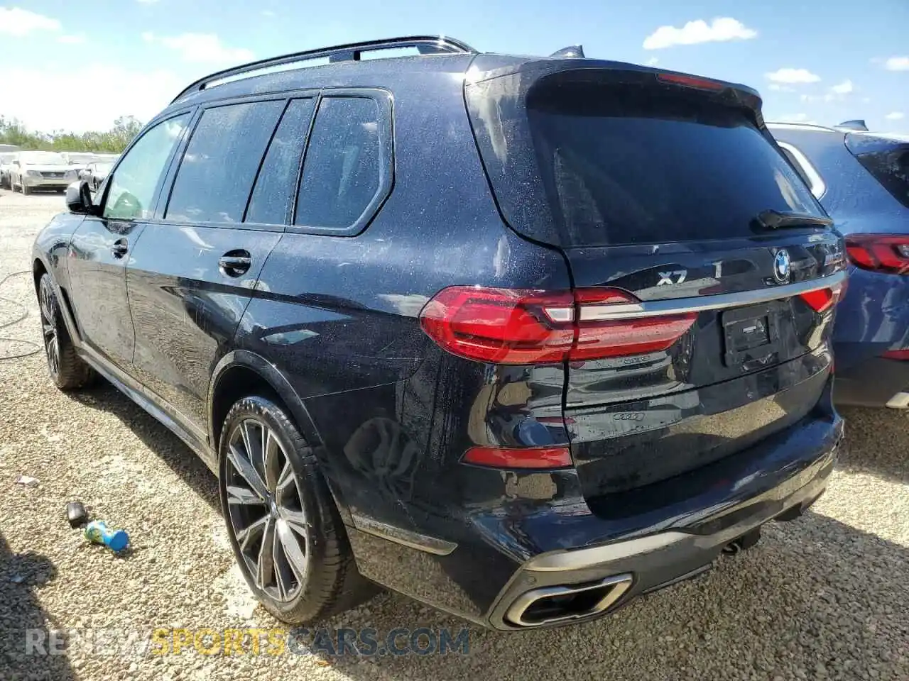 3 Photograph of a damaged car 5UXCX6C00L9B79536 BMW X7 2020