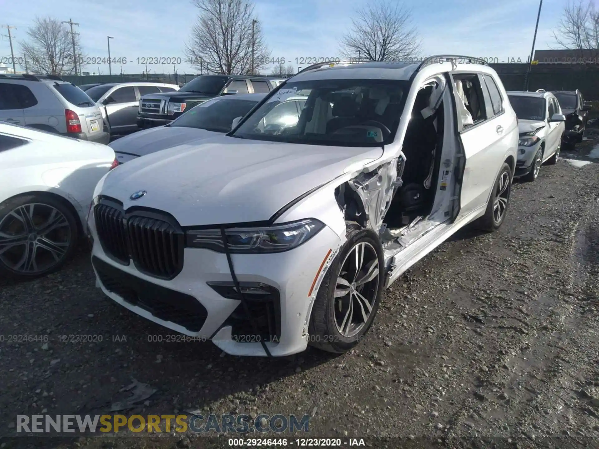 2 Photograph of a damaged car 5UXCX6C01L9C43843 BMW X7 2020