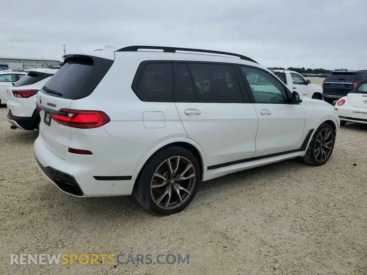 3 Photograph of a damaged car 5UXCX6C01L9D14247 BMW X7 2020