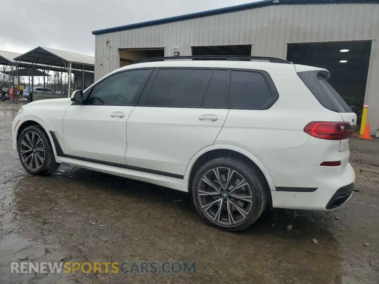 2 Photograph of a damaged car 5UXCX6C06L9C37391 BMW X7 2020