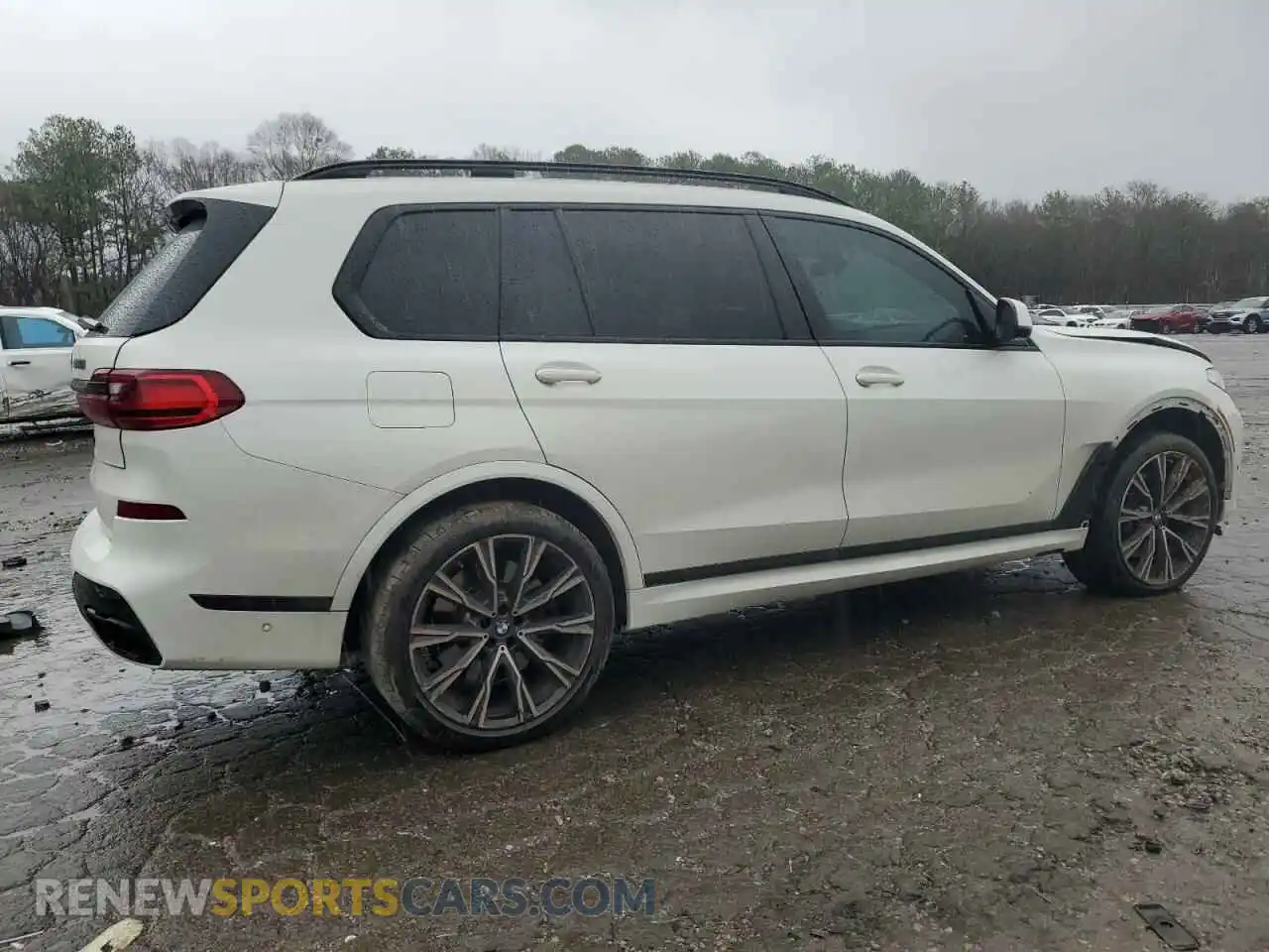 3 Photograph of a damaged car 5UXCX6C06L9C37391 BMW X7 2020
