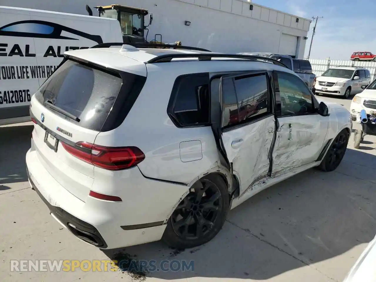 3 Photograph of a damaged car 5UXCX6C09LLE35708 BMW X7 2020