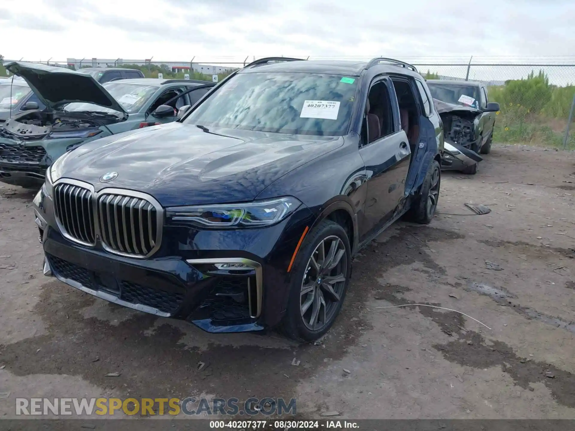 2 Photograph of a damaged car 5UXCX6C0XL9B83397 BMW X7 2020