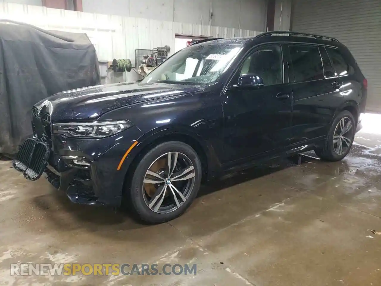1 Photograph of a damaged car 5UXCW2C00M9E24431 BMW X7 2021