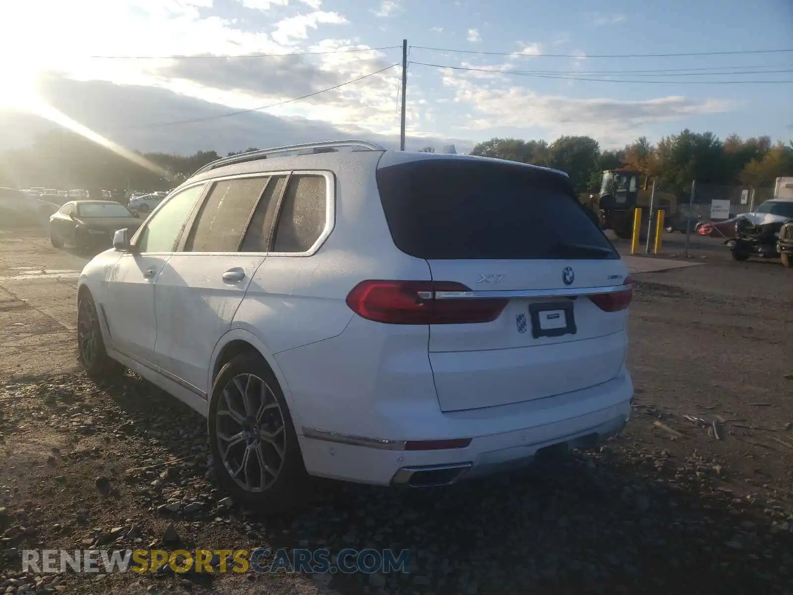 3 Photograph of a damaged car 5UXCW2C00M9E35557 BMW X7 2021