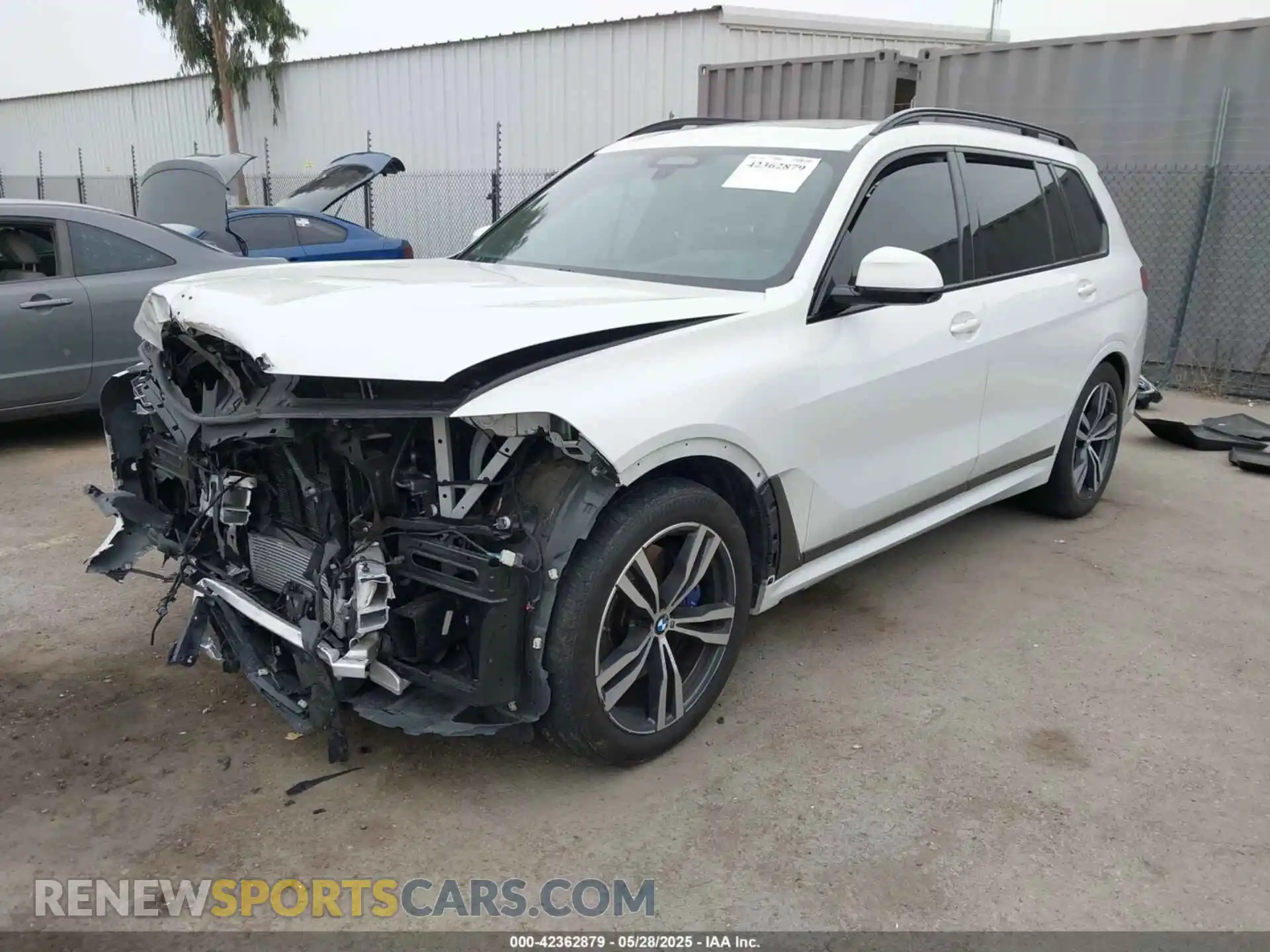 2 Photograph of a damaged car 5UXCW2C00M9E49863 BMW X7 2021