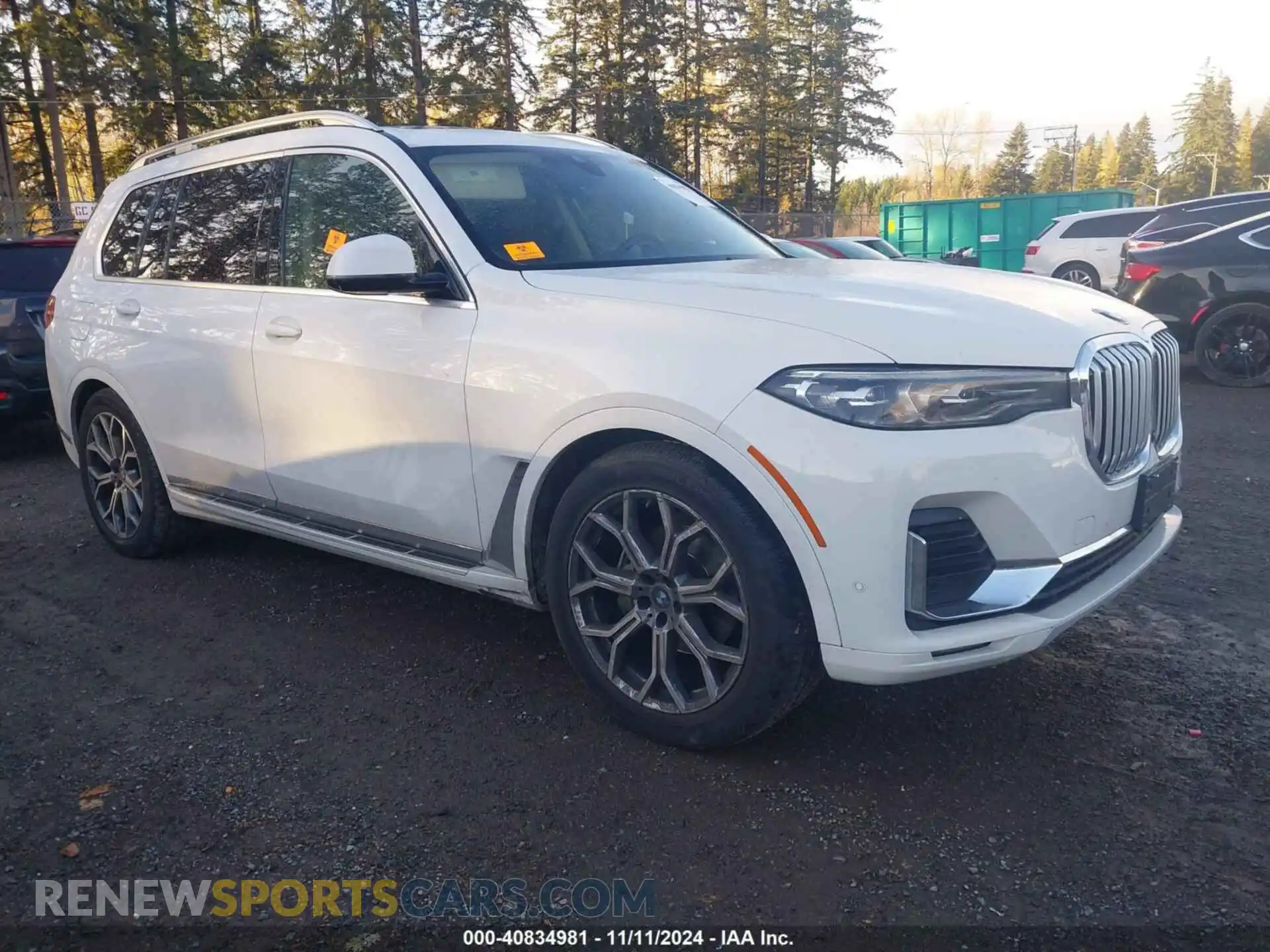 1 Photograph of a damaged car 5UXCW2C00M9G03360 BMW X7 2021