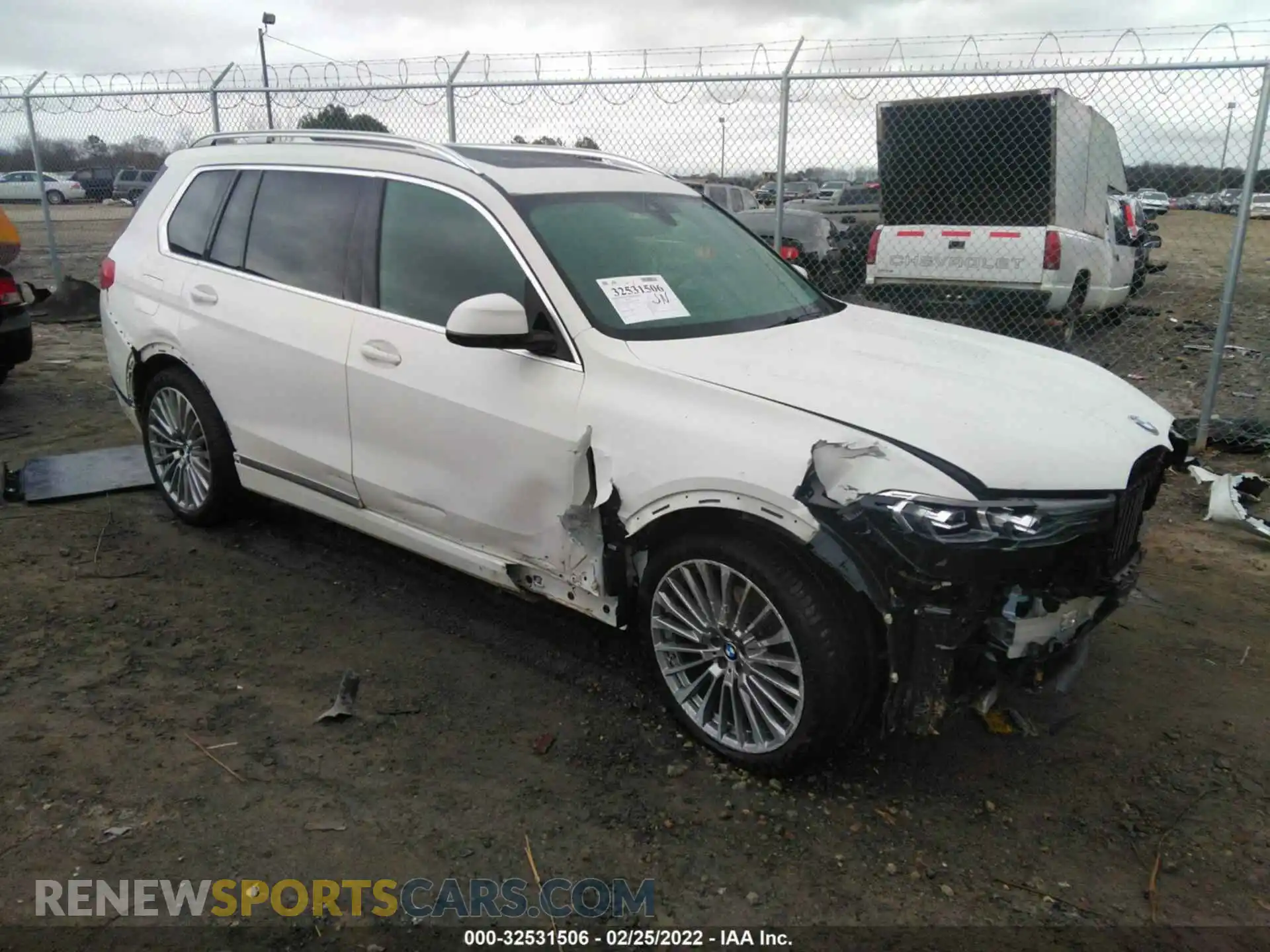 1 Photograph of a damaged car 5UXCW2C00M9G44037 BMW X7 2021