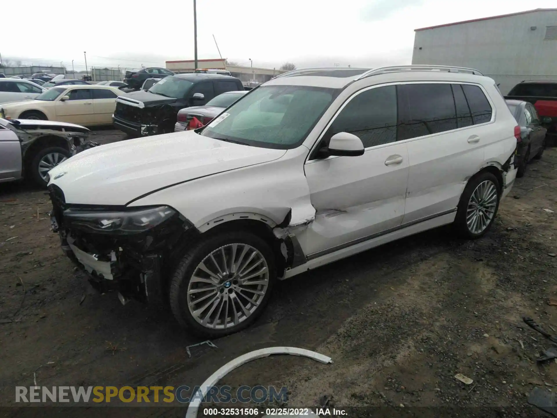 2 Photograph of a damaged car 5UXCW2C00M9G44037 BMW X7 2021