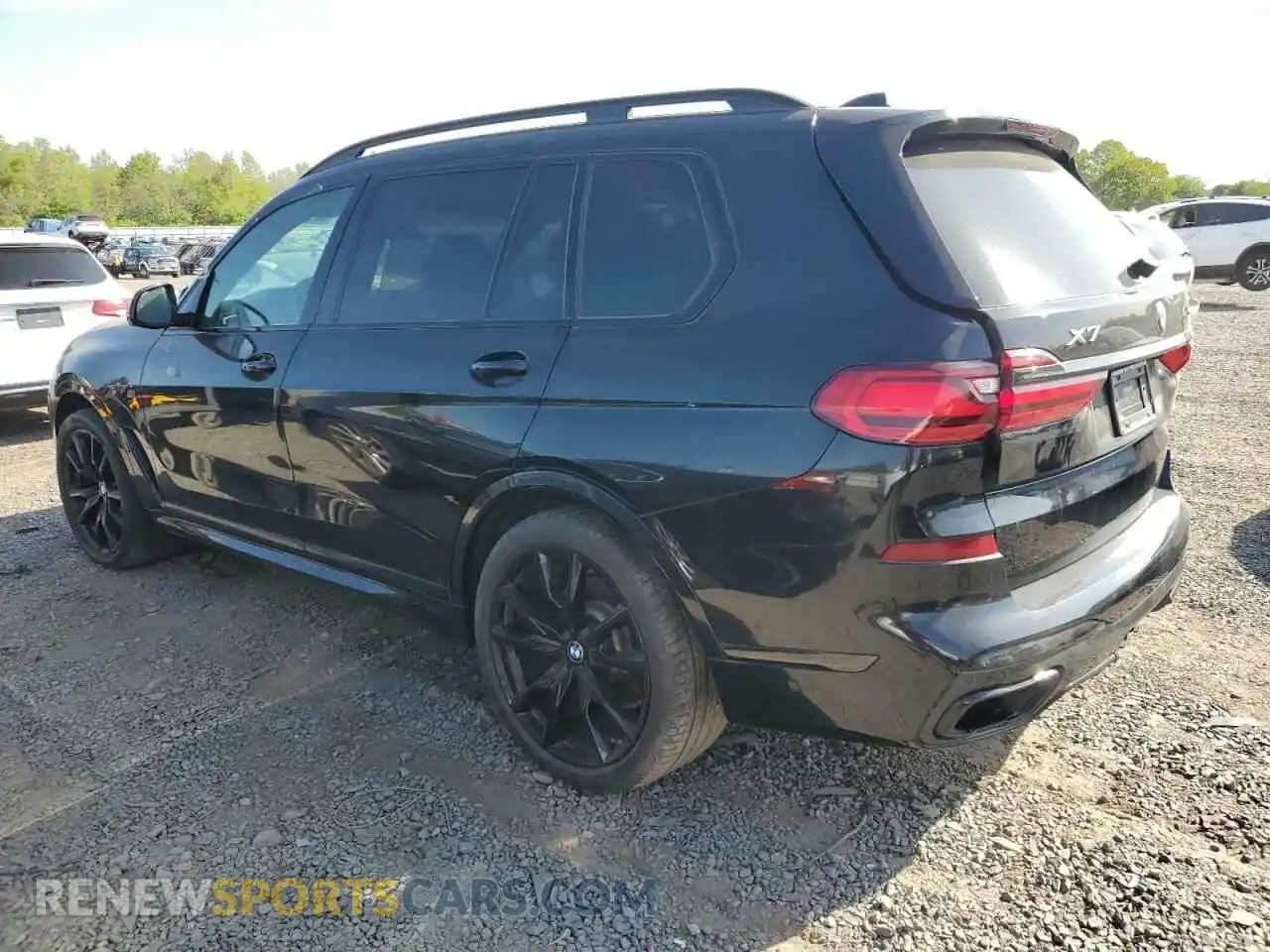 2 Photograph of a damaged car 5UXCW2C00M9H04673 BMW X7 2021