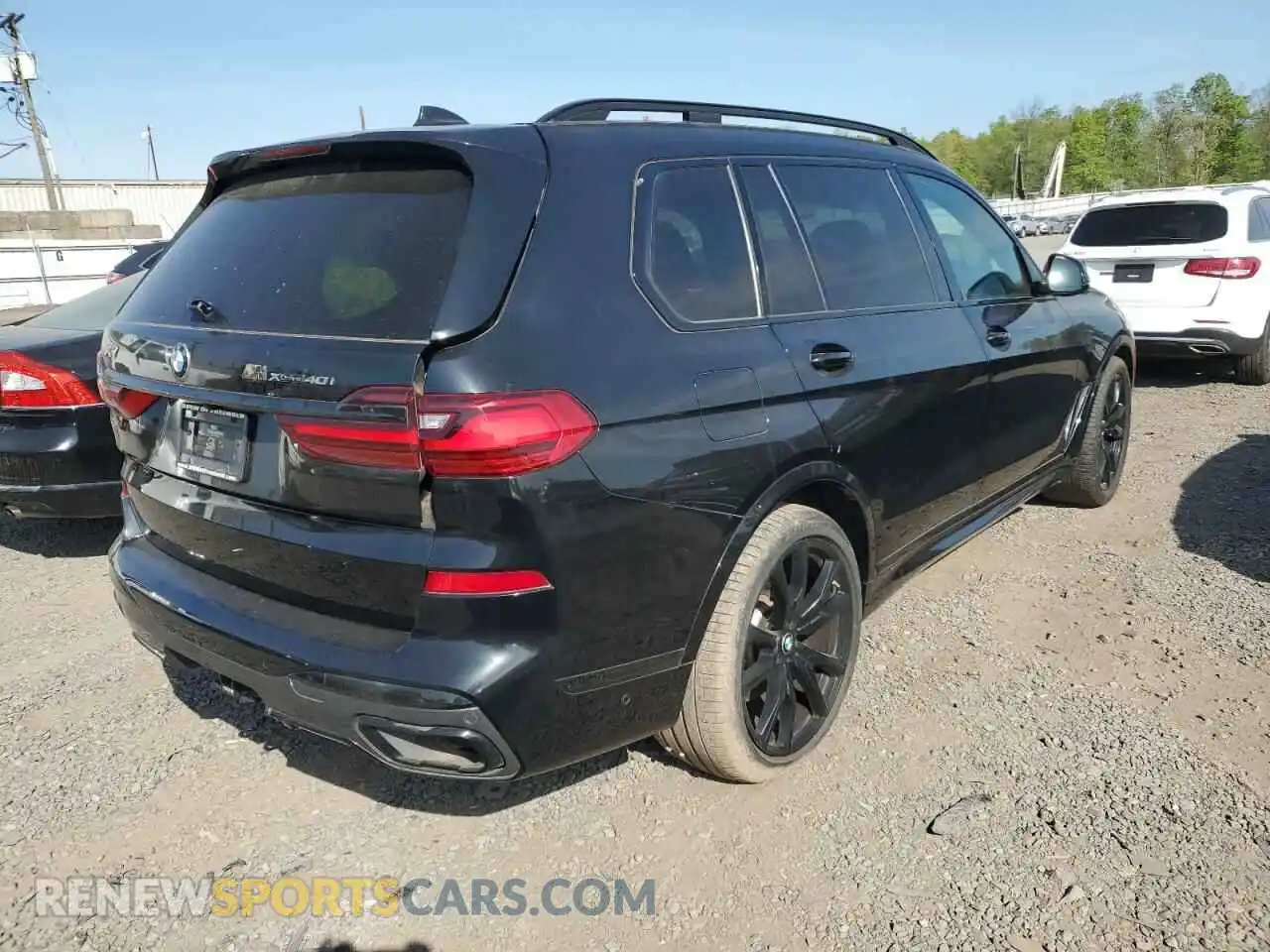 3 Photograph of a damaged car 5UXCW2C00M9H04673 BMW X7 2021