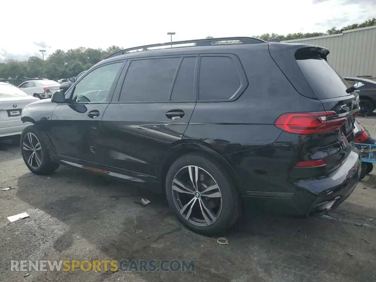 2 Photograph of a damaged car 5UXCW2C00M9H99915 BMW X7 2021