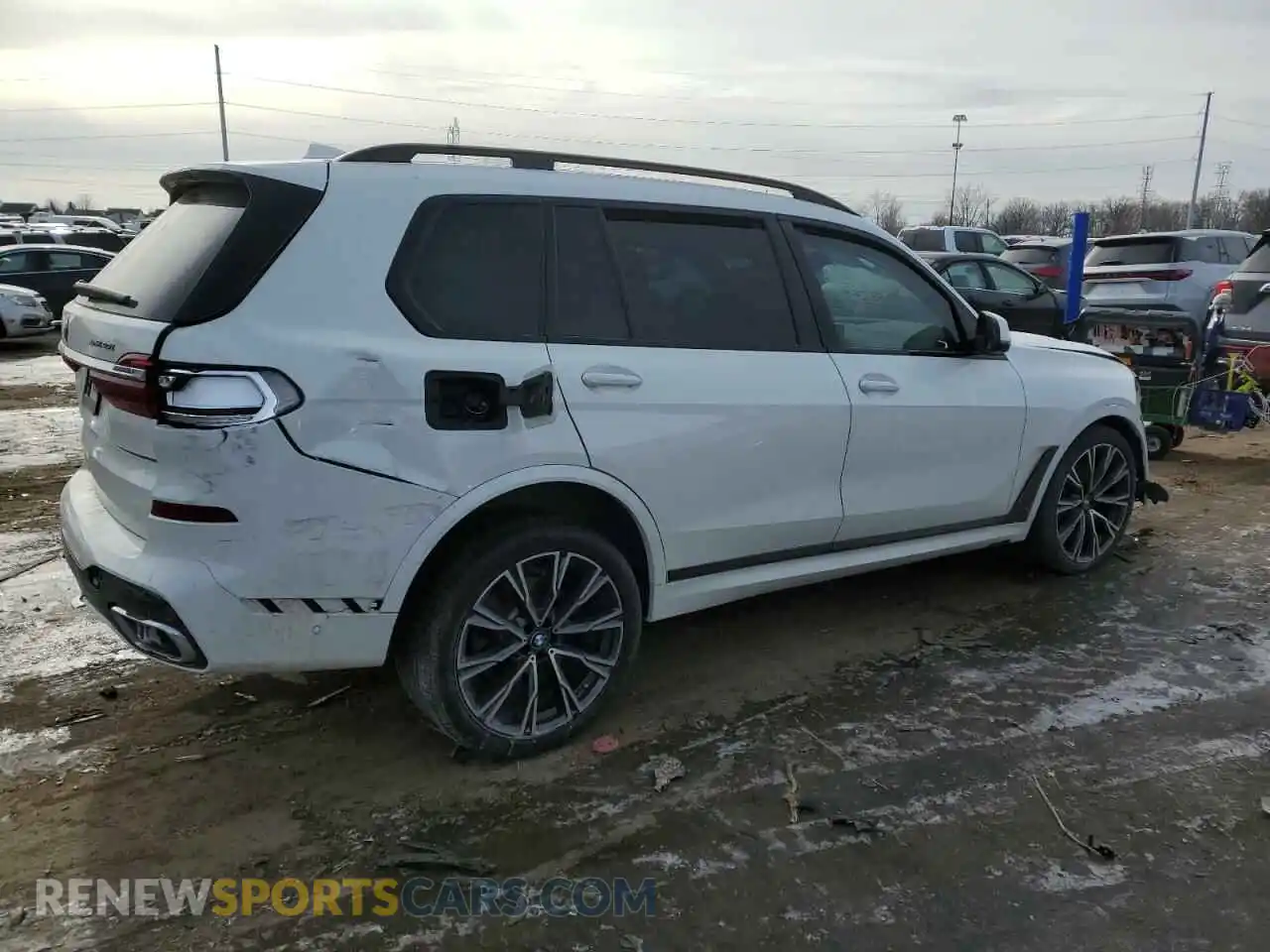 3 Photograph of a damaged car 5UXCW2C01M9E59155 BMW X7 2021