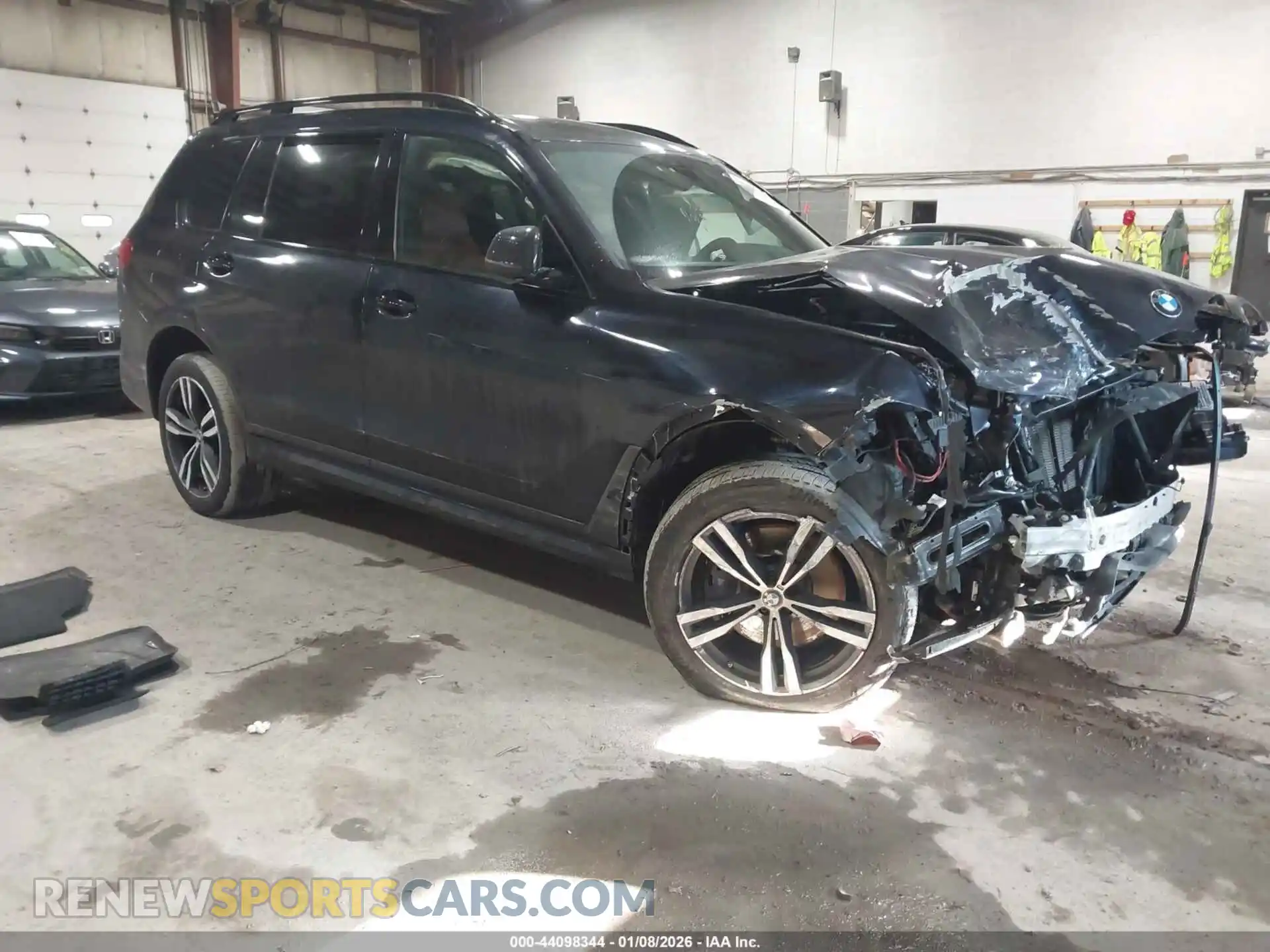 1 Photograph of a damaged car 5UXCW2C01M9F19564 BMW X7 2021
