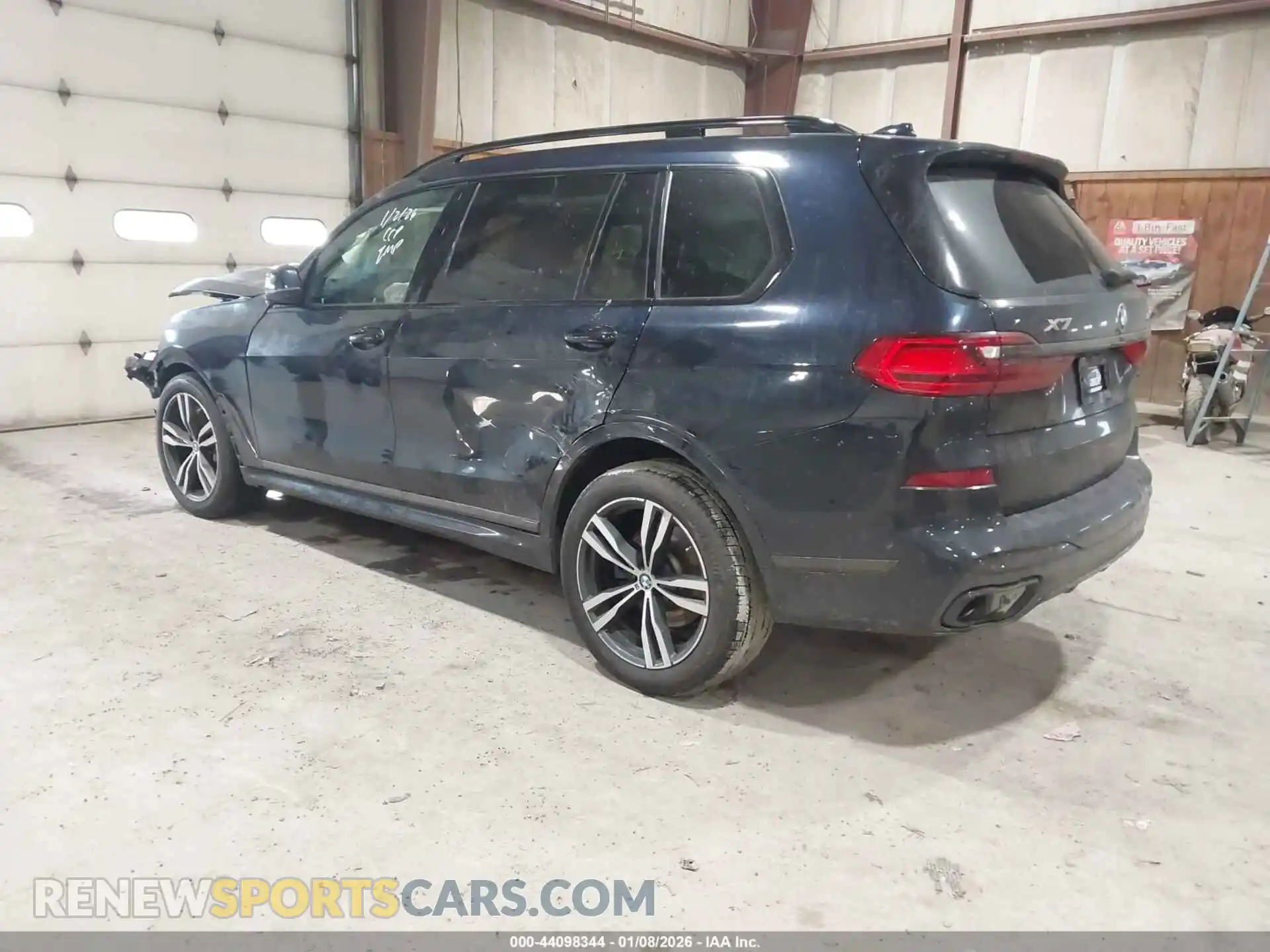 3 Photograph of a damaged car 5UXCW2C01M9F19564 BMW X7 2021