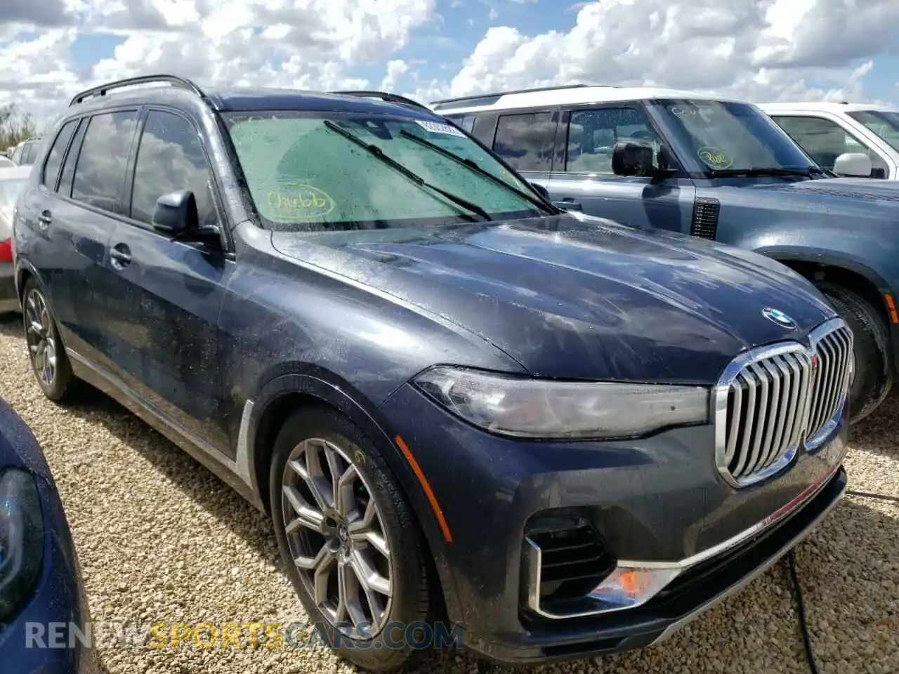 1 Photograph of a damaged car 5UXCW2C01M9F27745 BMW X7 2021