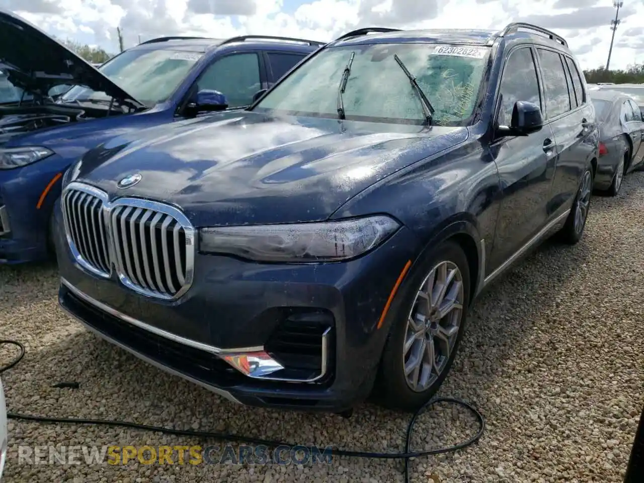 2 Photograph of a damaged car 5UXCW2C01M9F27745 BMW X7 2021