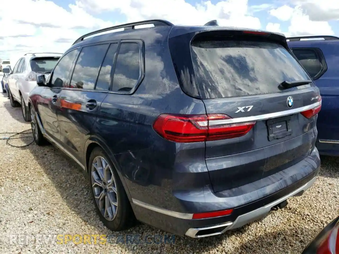 3 Photograph of a damaged car 5UXCW2C01M9F27745 BMW X7 2021