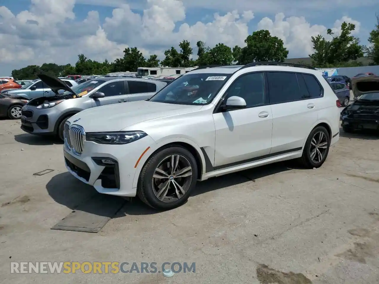 1 Photograph of a damaged car 5UXCW2C01M9G34343 BMW X7 2021
