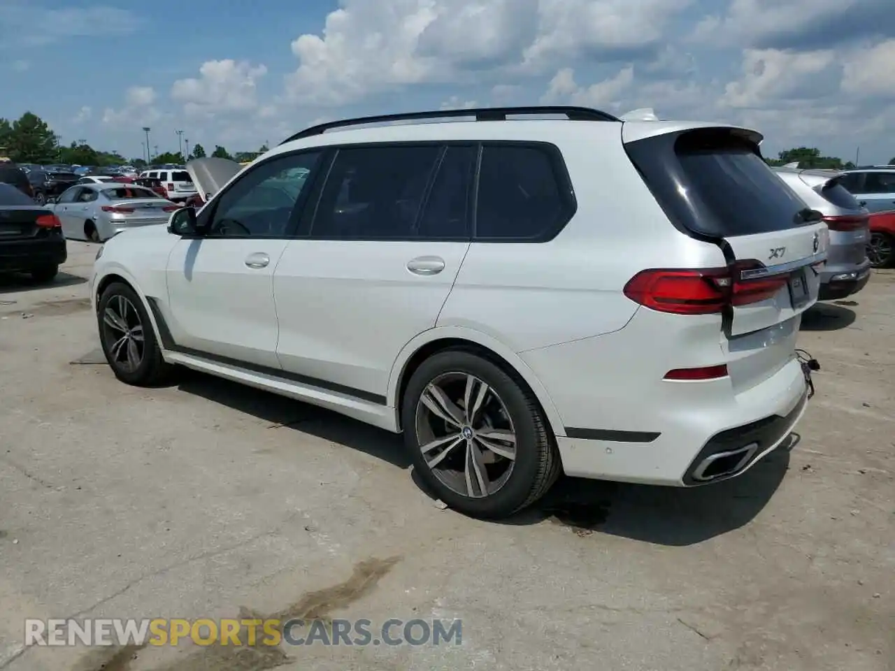 2 Photograph of a damaged car 5UXCW2C01M9G34343 BMW X7 2021