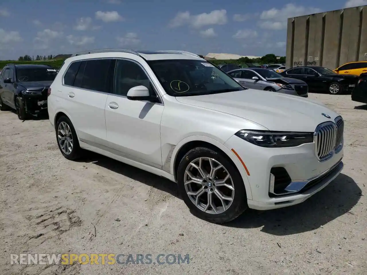 1 Photograph of a damaged car 5UXCW2C01M9H45894 BMW X7 2021