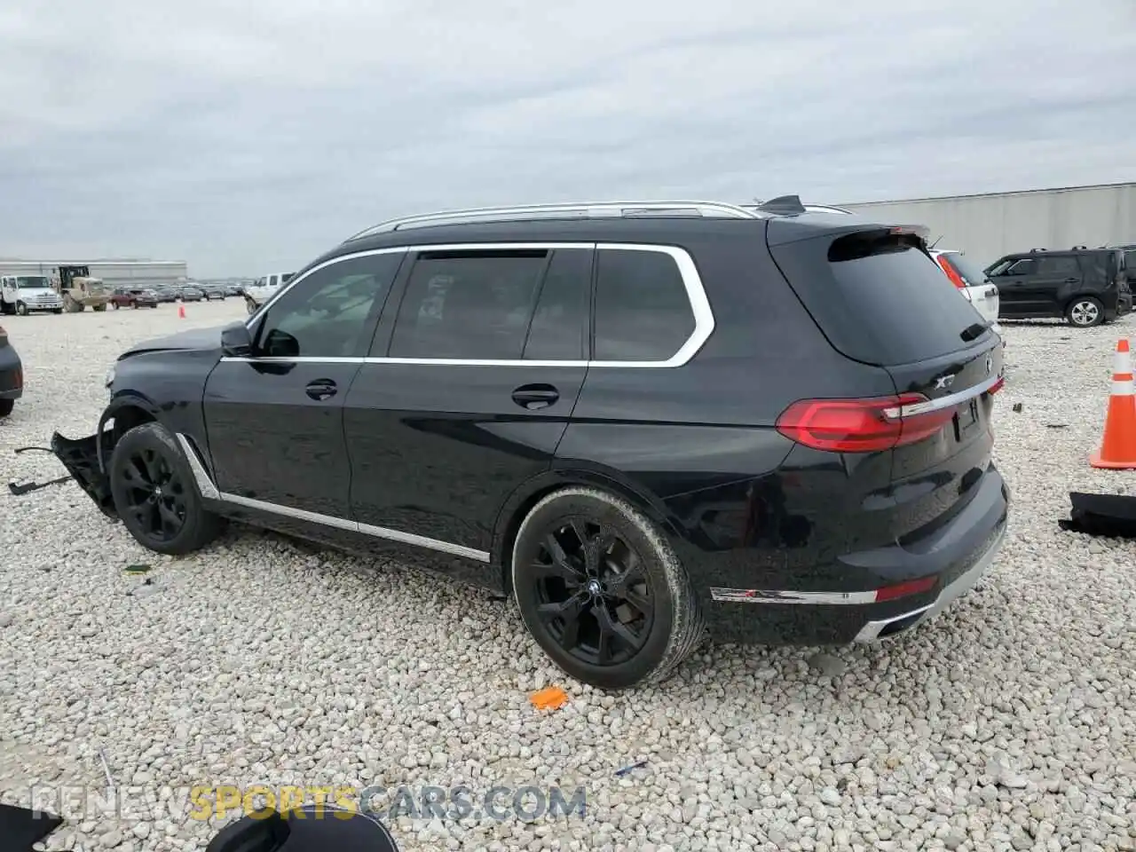 2 Photograph of a damaged car 5UXCW2C02M9D92985 BMW X7 2021