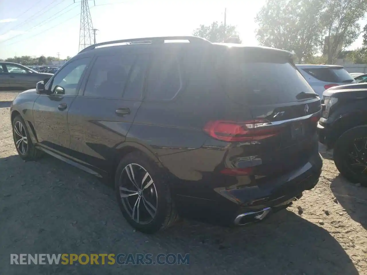 3 Photograph of a damaged car 5UXCW2C02M9E55339 BMW X7 2021