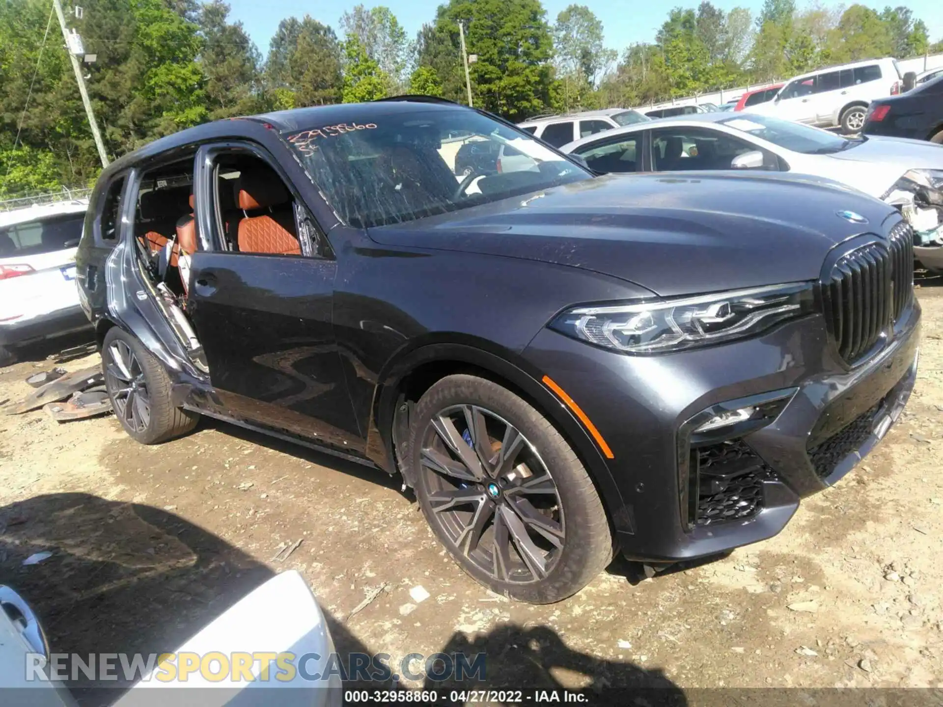 1 Photograph of a damaged car 5UXCW2C02M9E73646 BMW X7 2021