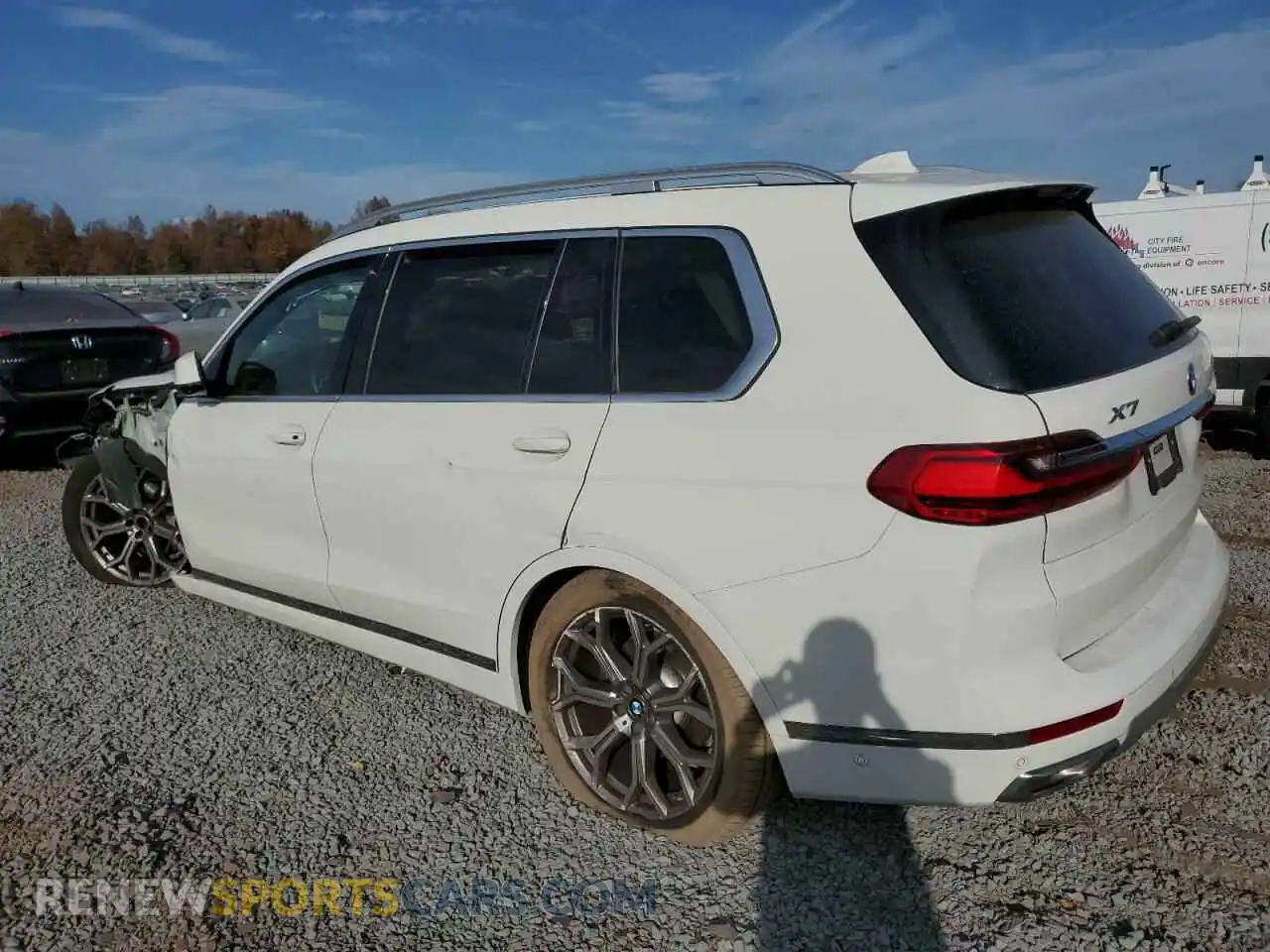 2 Photograph of a damaged car 5UXCW2C02M9E80080 BMW X7 2021