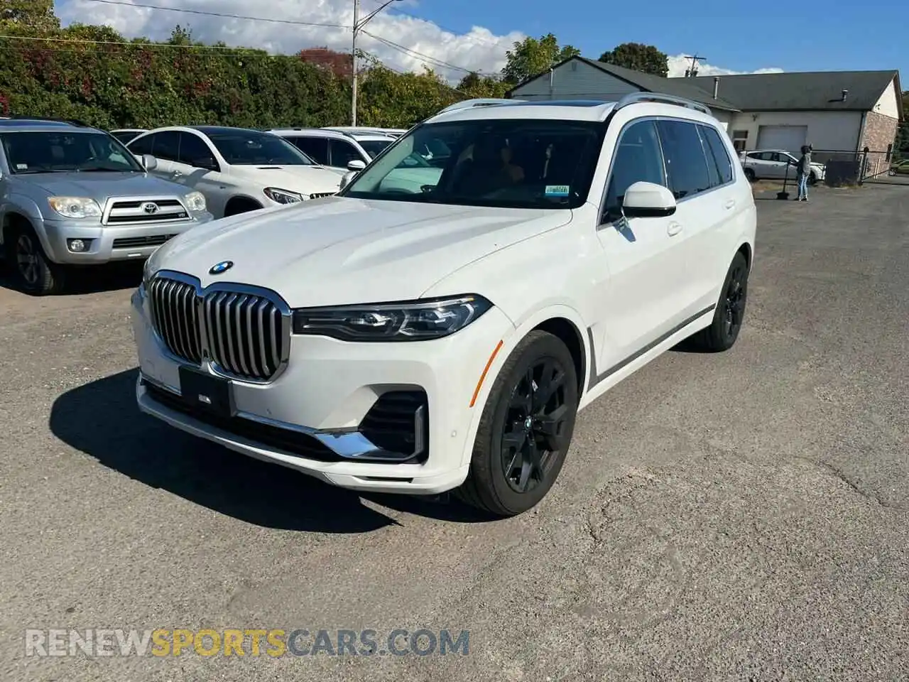 1 Photograph of a damaged car 5UXCW2C02M9E88356 BMW X7 2021