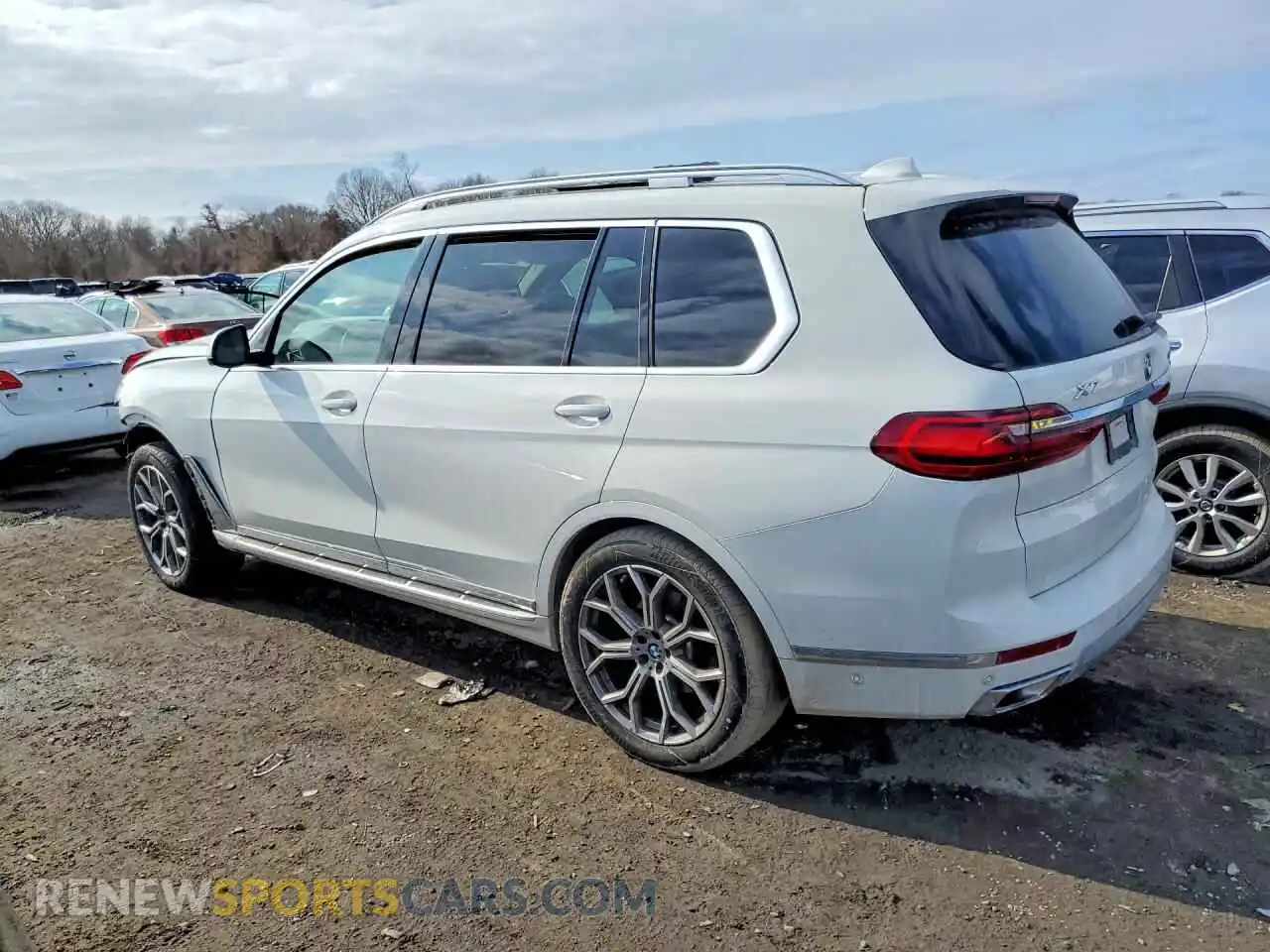 2 Photograph of a damaged car 5UXCW2C02M9F48409 BMW X7 2021