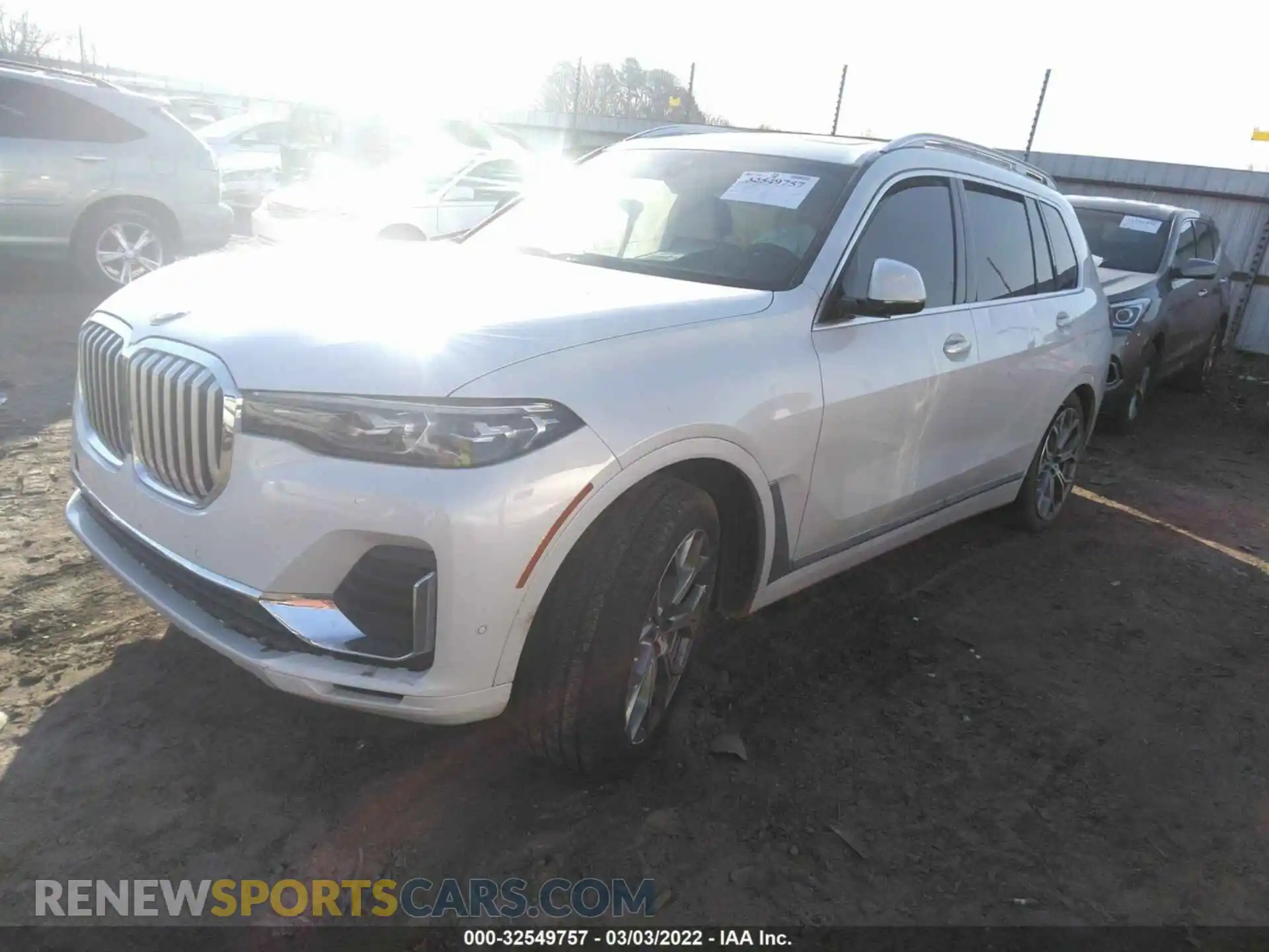 2 Photograph of a damaged car 5UXCW2C02M9F51875 BMW X7 2021