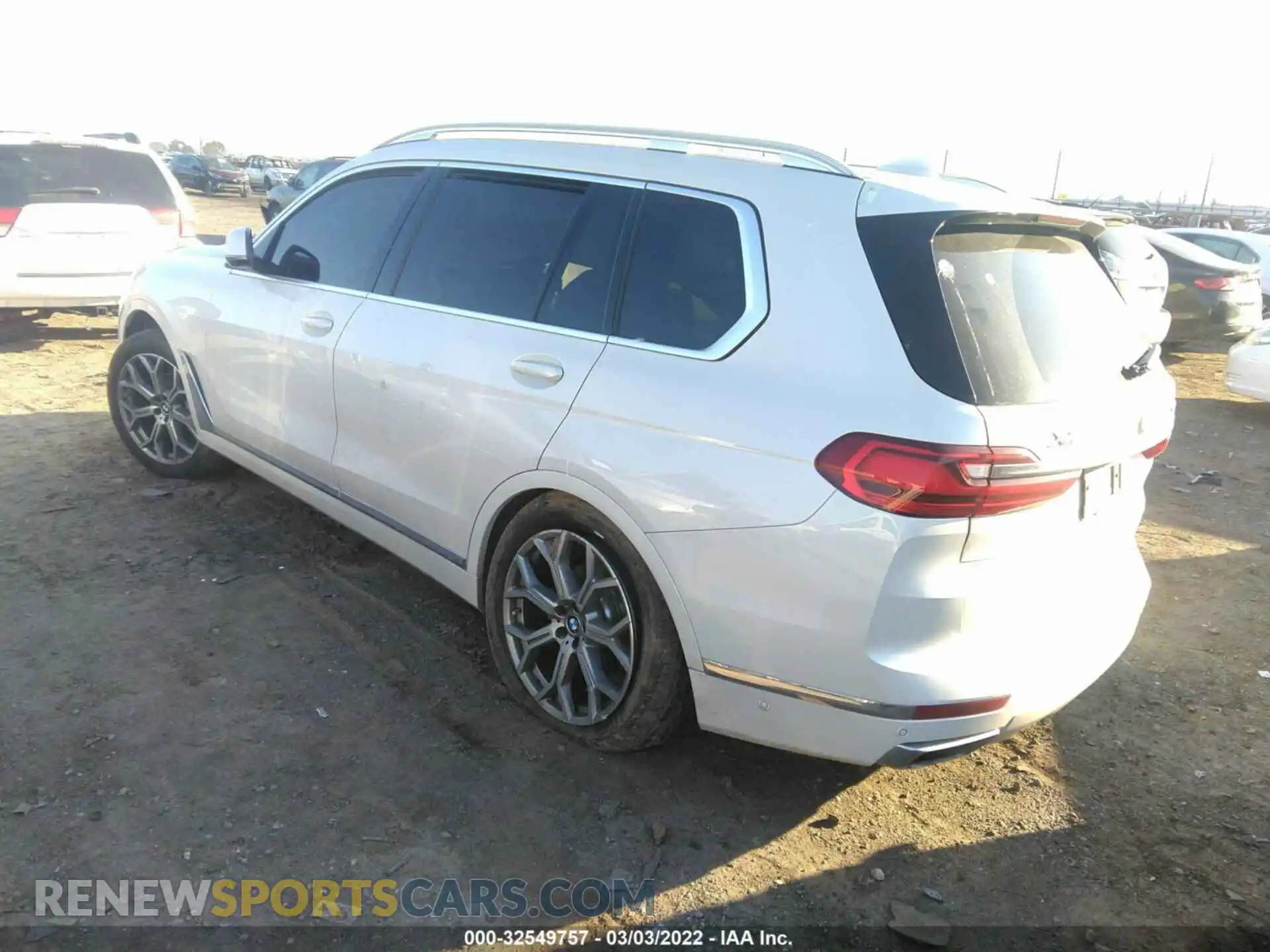 3 Photograph of a damaged car 5UXCW2C02M9F51875 BMW X7 2021