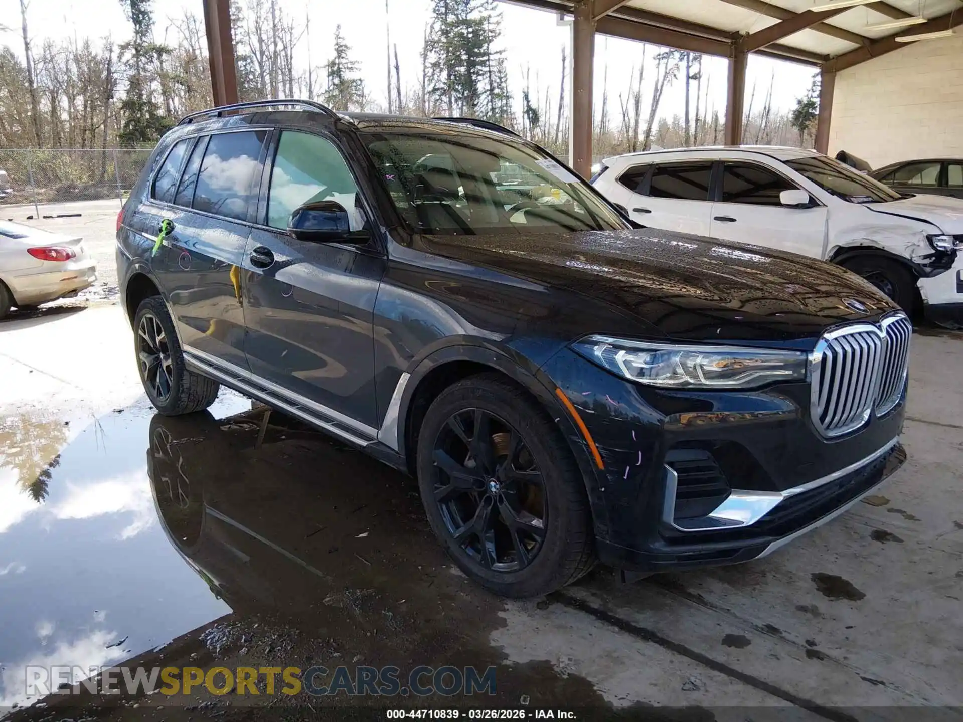 1 Photograph of a damaged car 5UXCW2C02M9G63818 BMW X7 2021