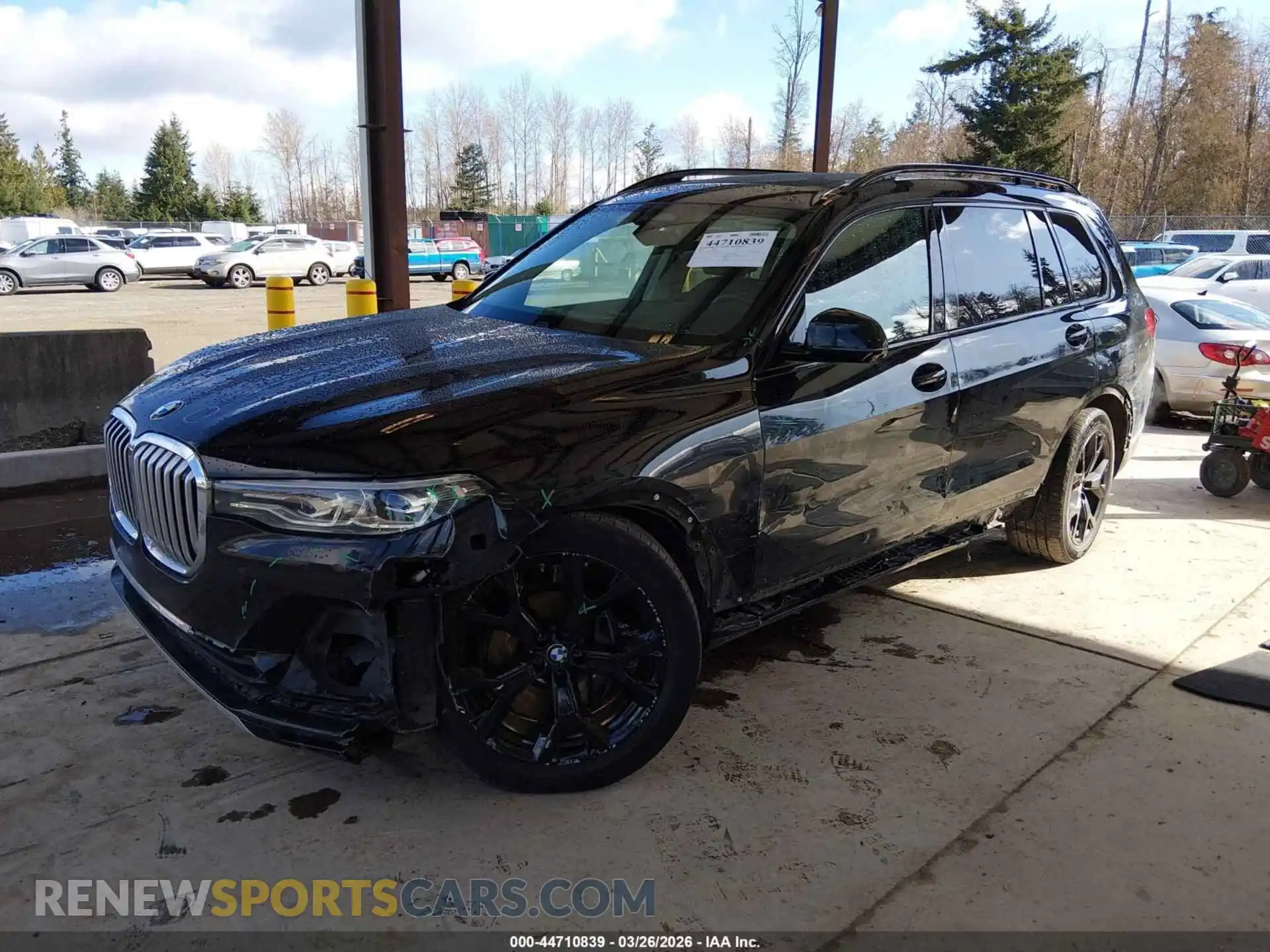 2 Photograph of a damaged car 5UXCW2C02M9G63818 BMW X7 2021