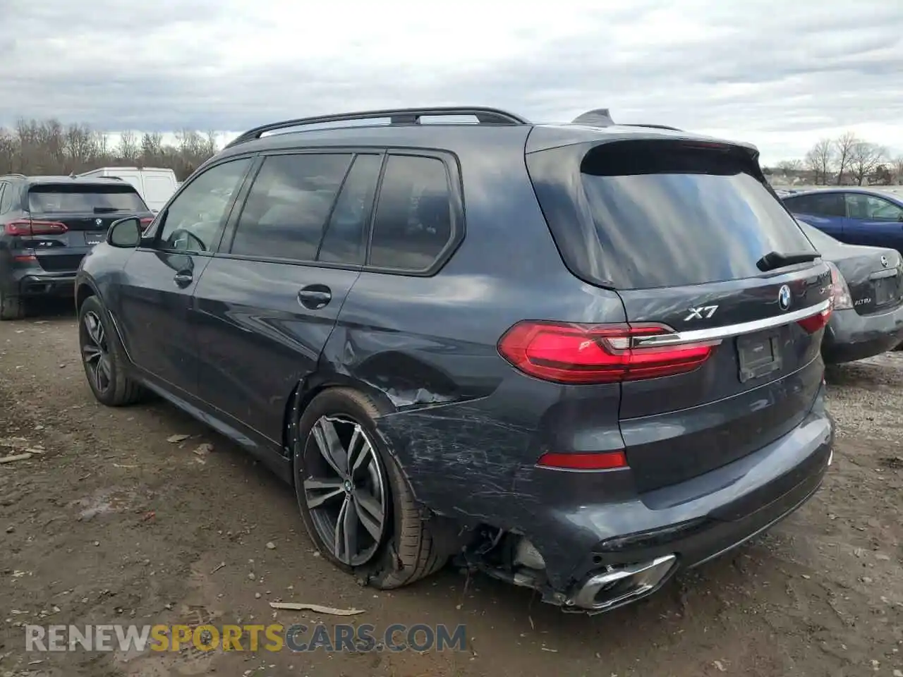 2 Photograph of a damaged car 5UXCW2C02M9G97385 BMW X7 2021