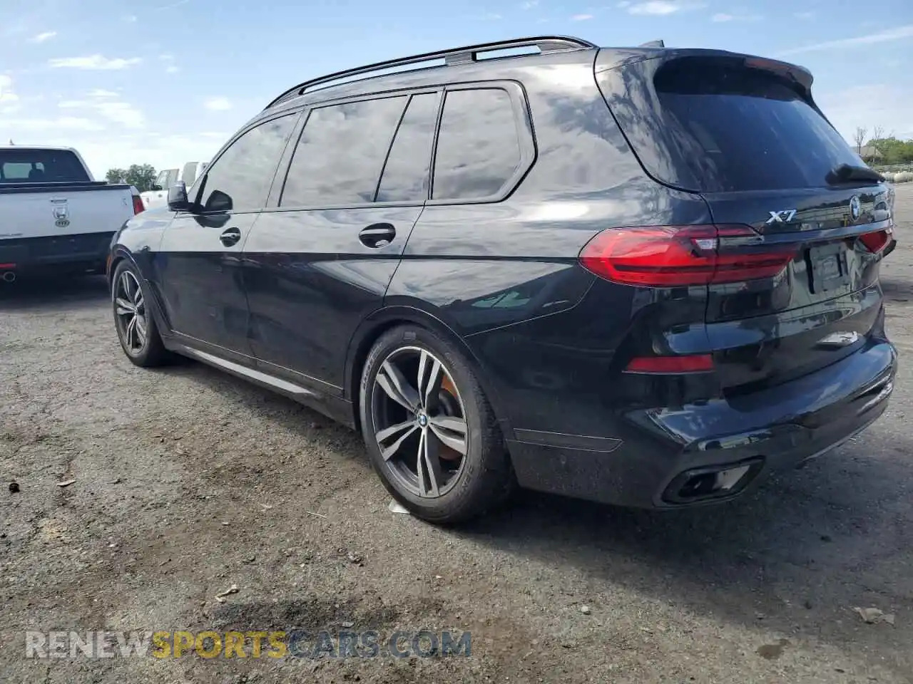 2 Photograph of a damaged car 5UXCW2C03M9F83962 BMW X7 2021