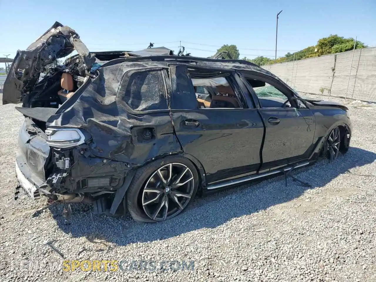 3 Photograph of a damaged car 5UXCW2C03M9F86831 BMW X7 2021