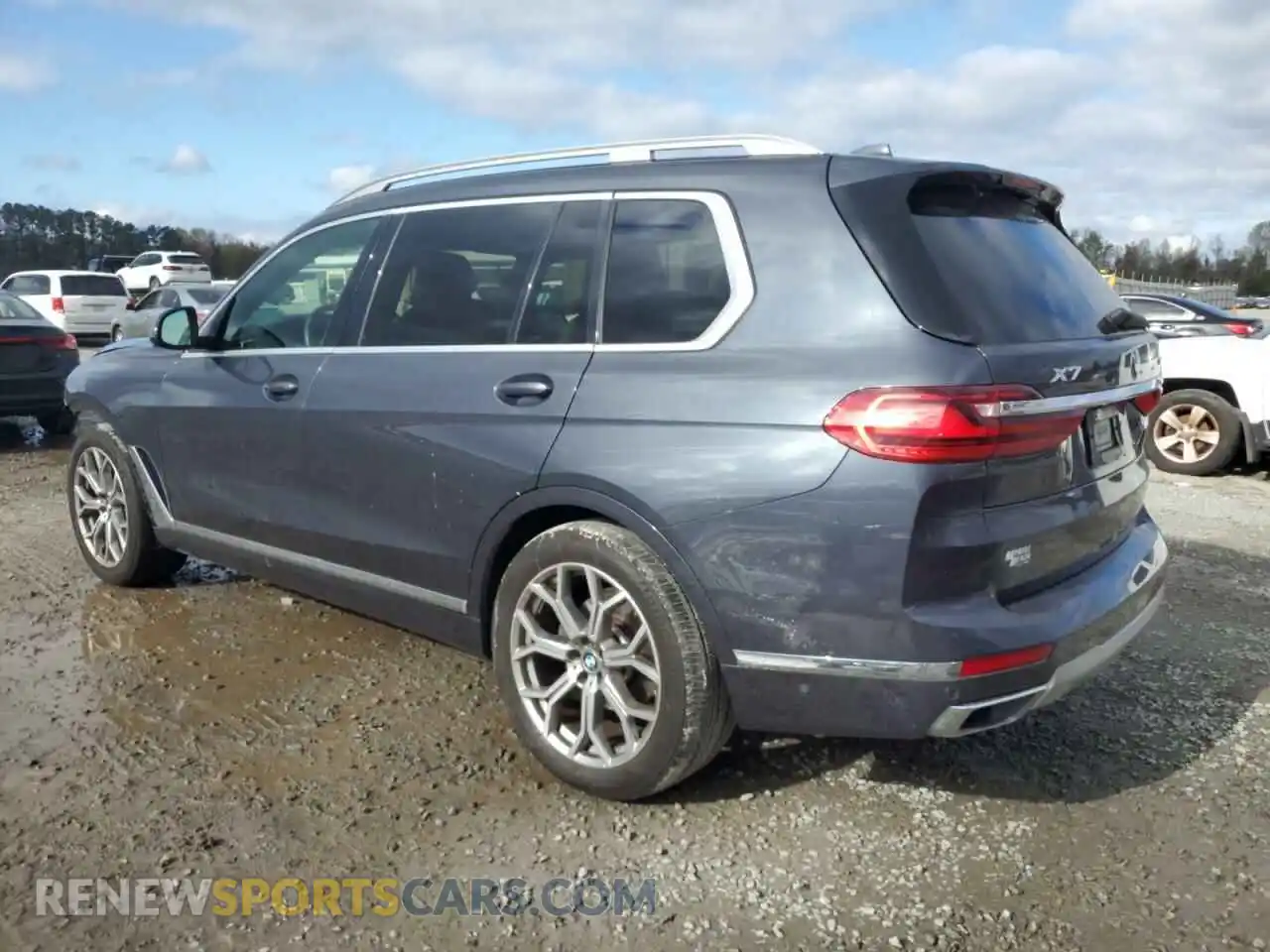 2 Photograph of a damaged car 5UXCW2C03M9F87073 BMW X7 2021