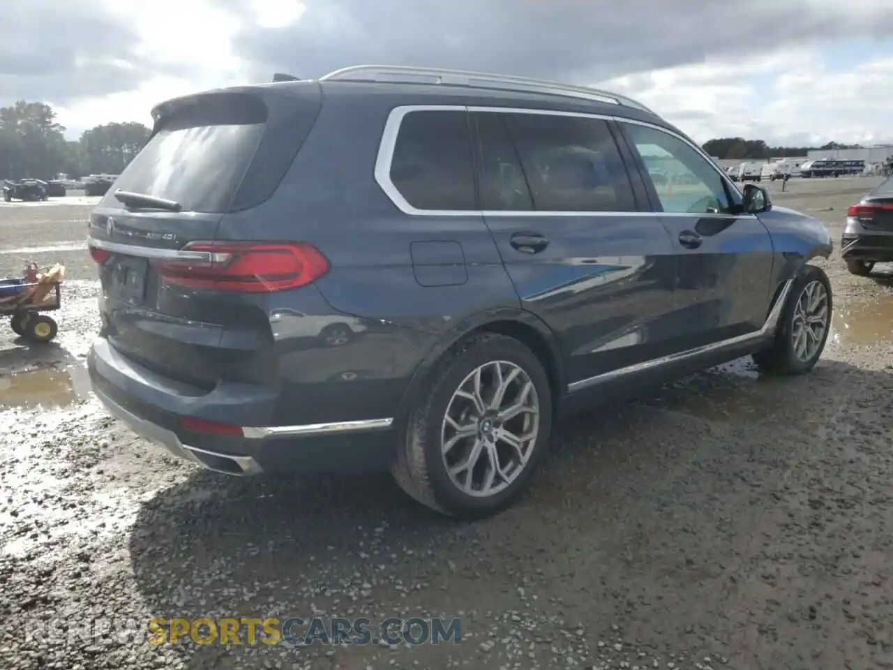 3 Photograph of a damaged car 5UXCW2C03M9F87073 BMW X7 2021