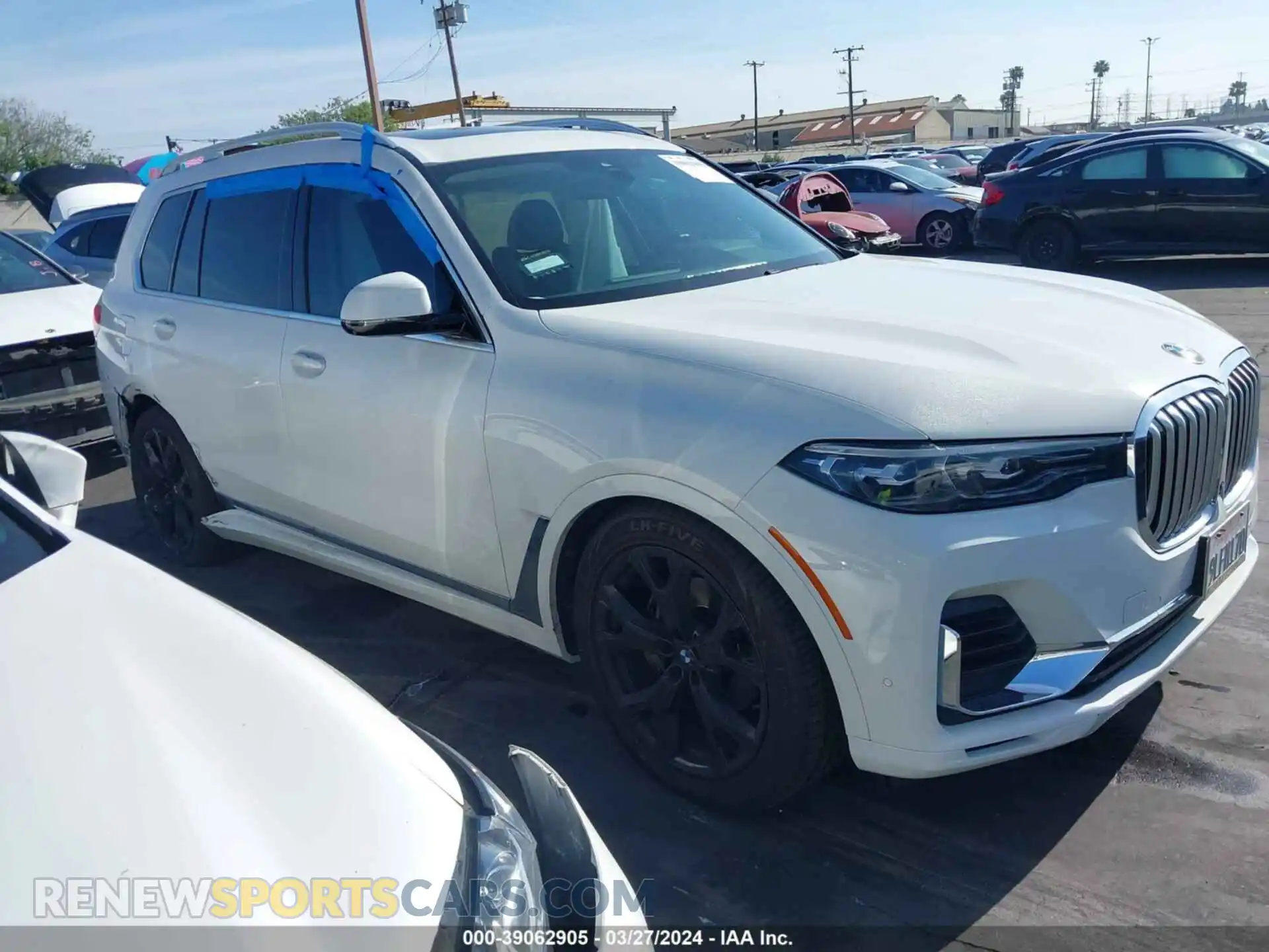 1 Photograph of a damaged car 5UXCW2C03M9G44940 BMW X7 2021