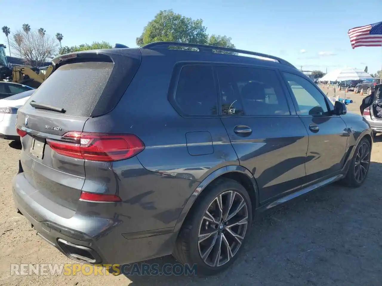 3 Photograph of a damaged car 5UXCW2C03M9G60636 BMW X7 2021