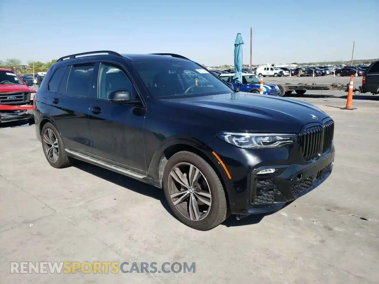 1 Photograph of a damaged car 5UXCW2C04M9G11137 BMW X7 2021